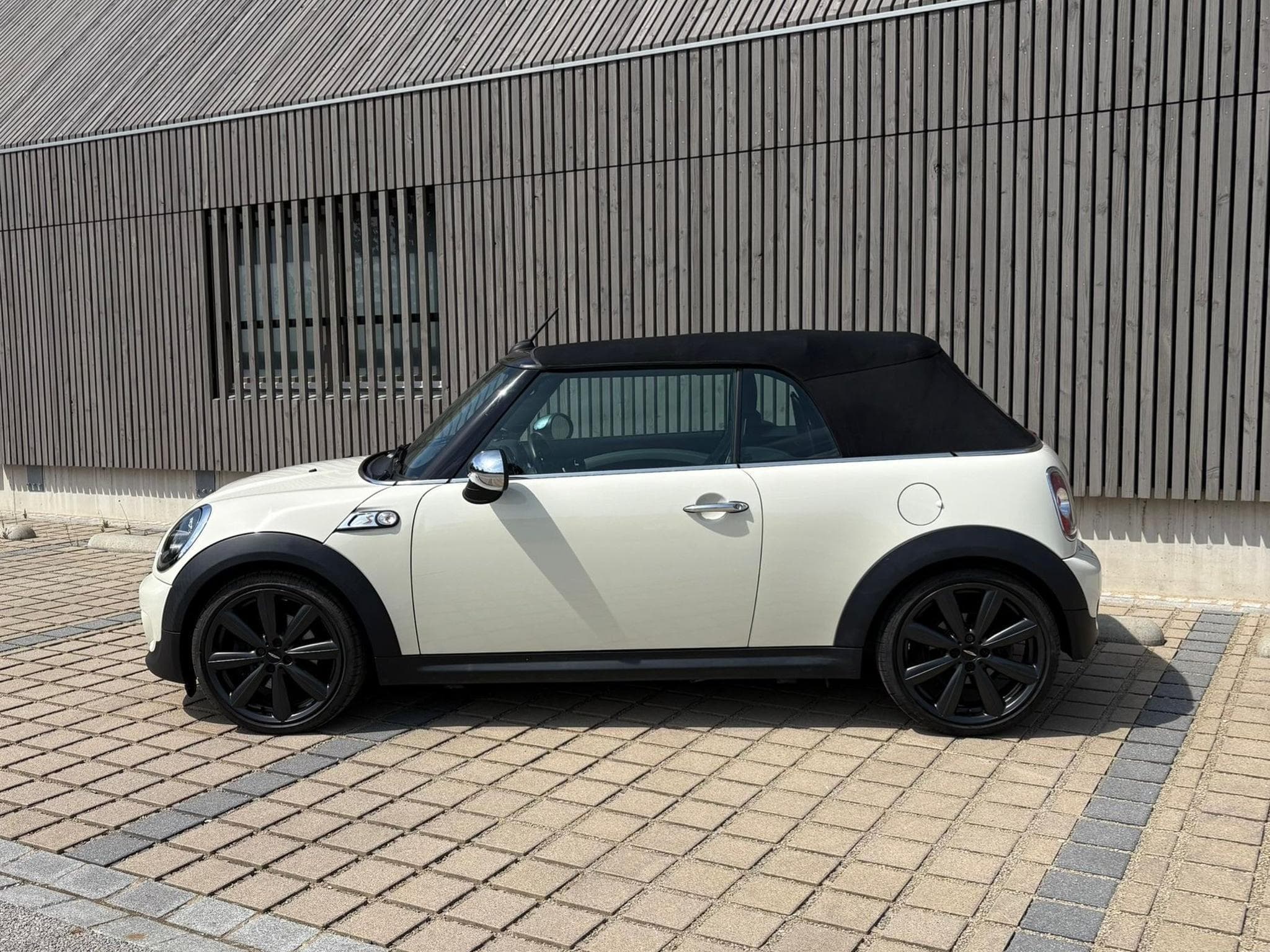 Mini Cabrio Cooper Cooper S R57 (2012) - Photo 2