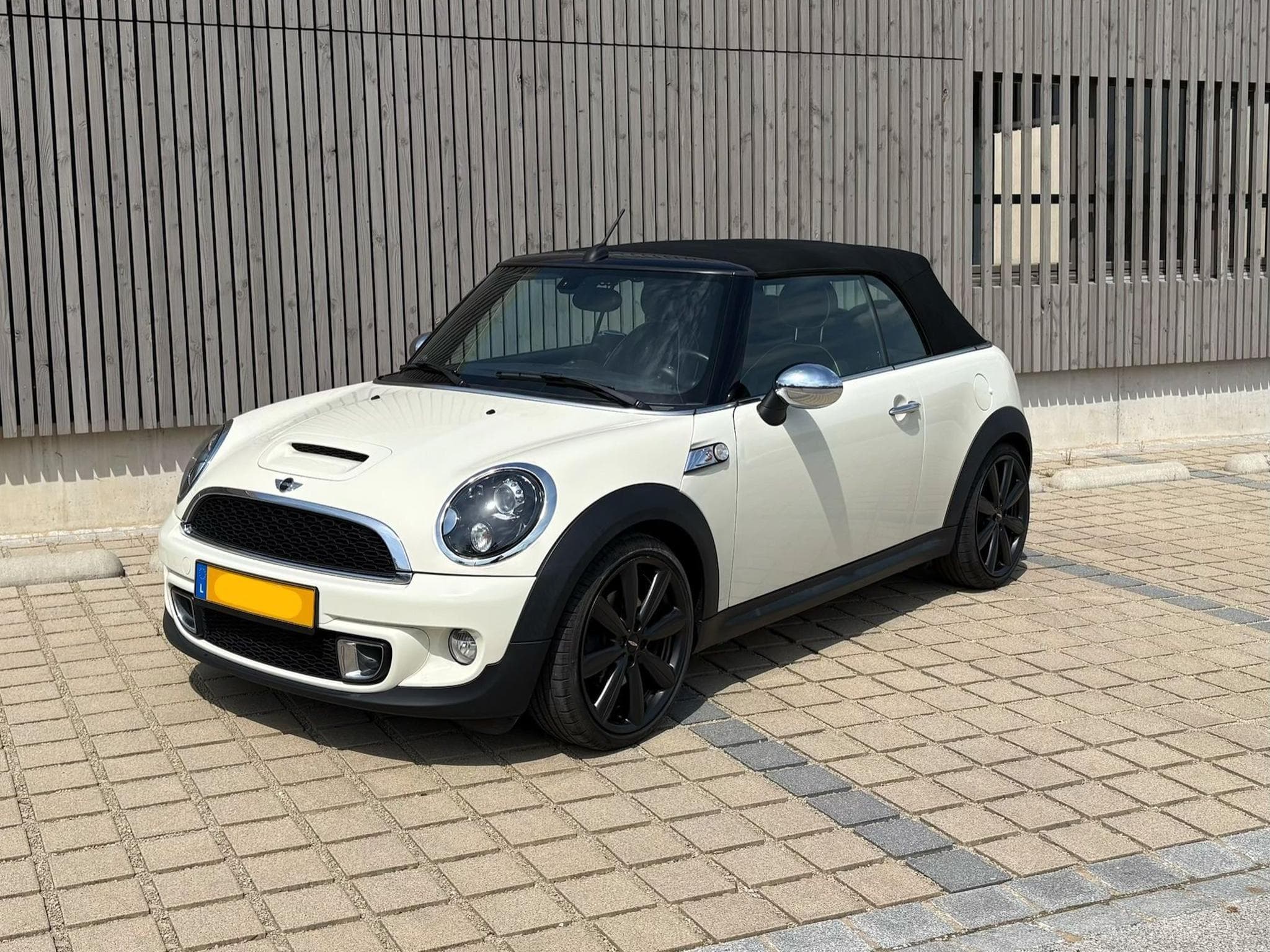 Mini Cabrio Cooper Cooper S R57 (2012) - Photo 1