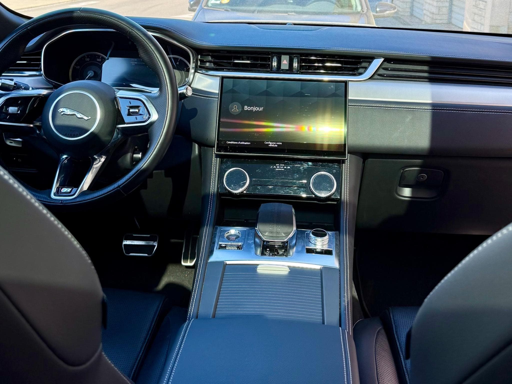 Jaguar F-Pace P250 R-DYNAMIC SE AWD (2022) - Foto 9