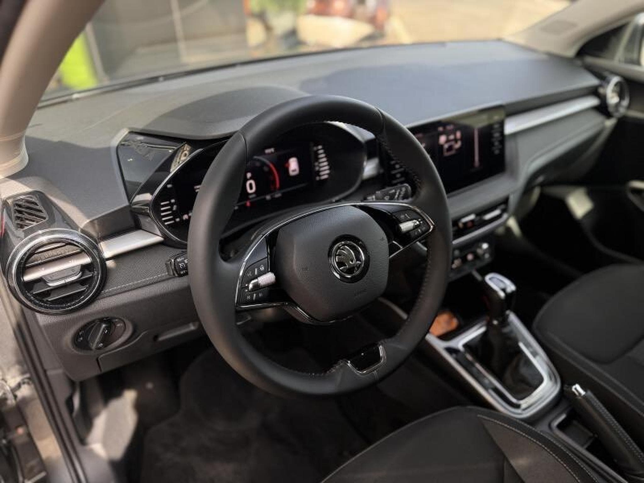 Skoda Fabia STYLE 1.5L 150CV (2022) - Photo 5