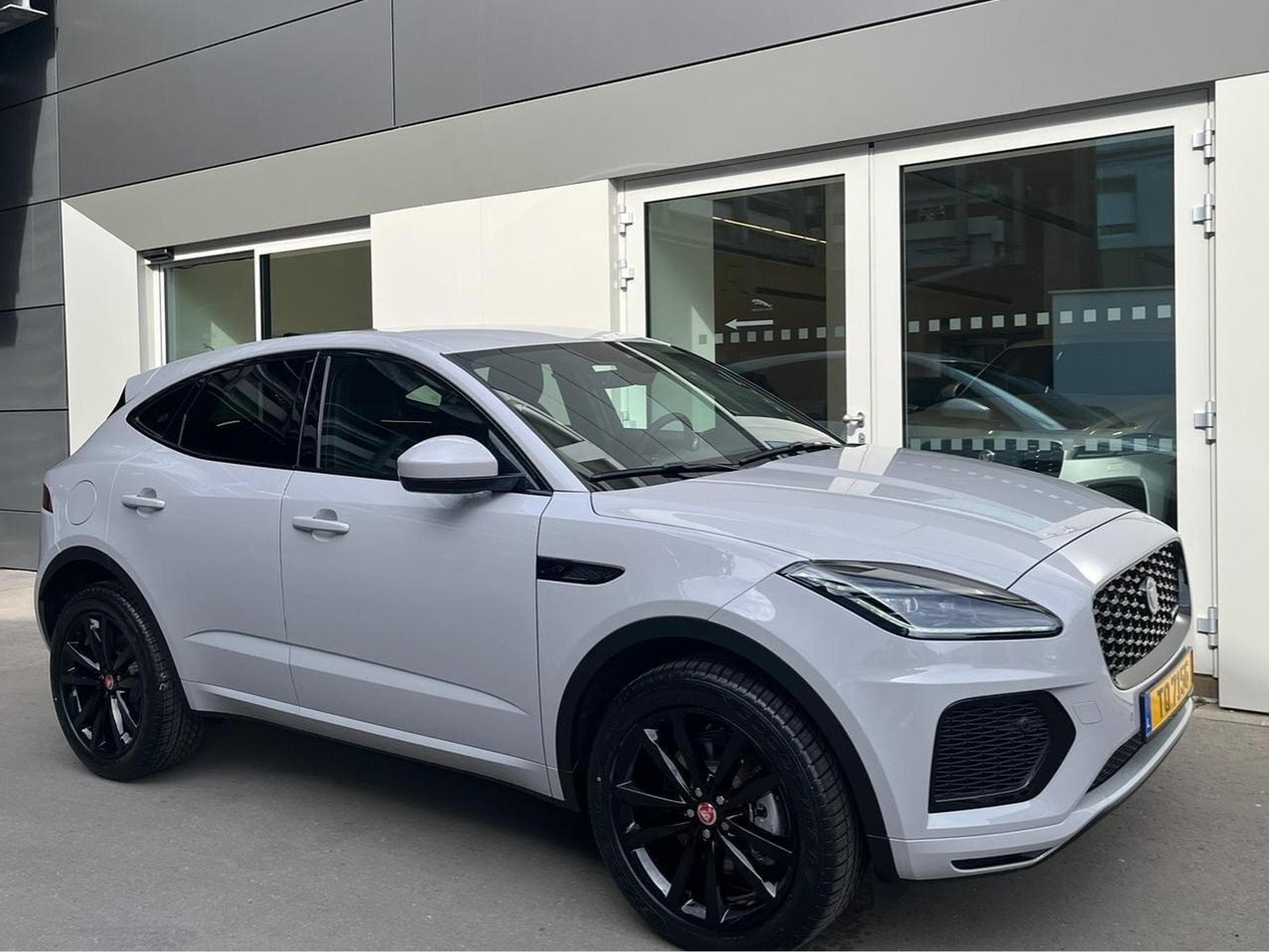 Jaguar E-Pace R-Dinamique (2023) - Foto 3