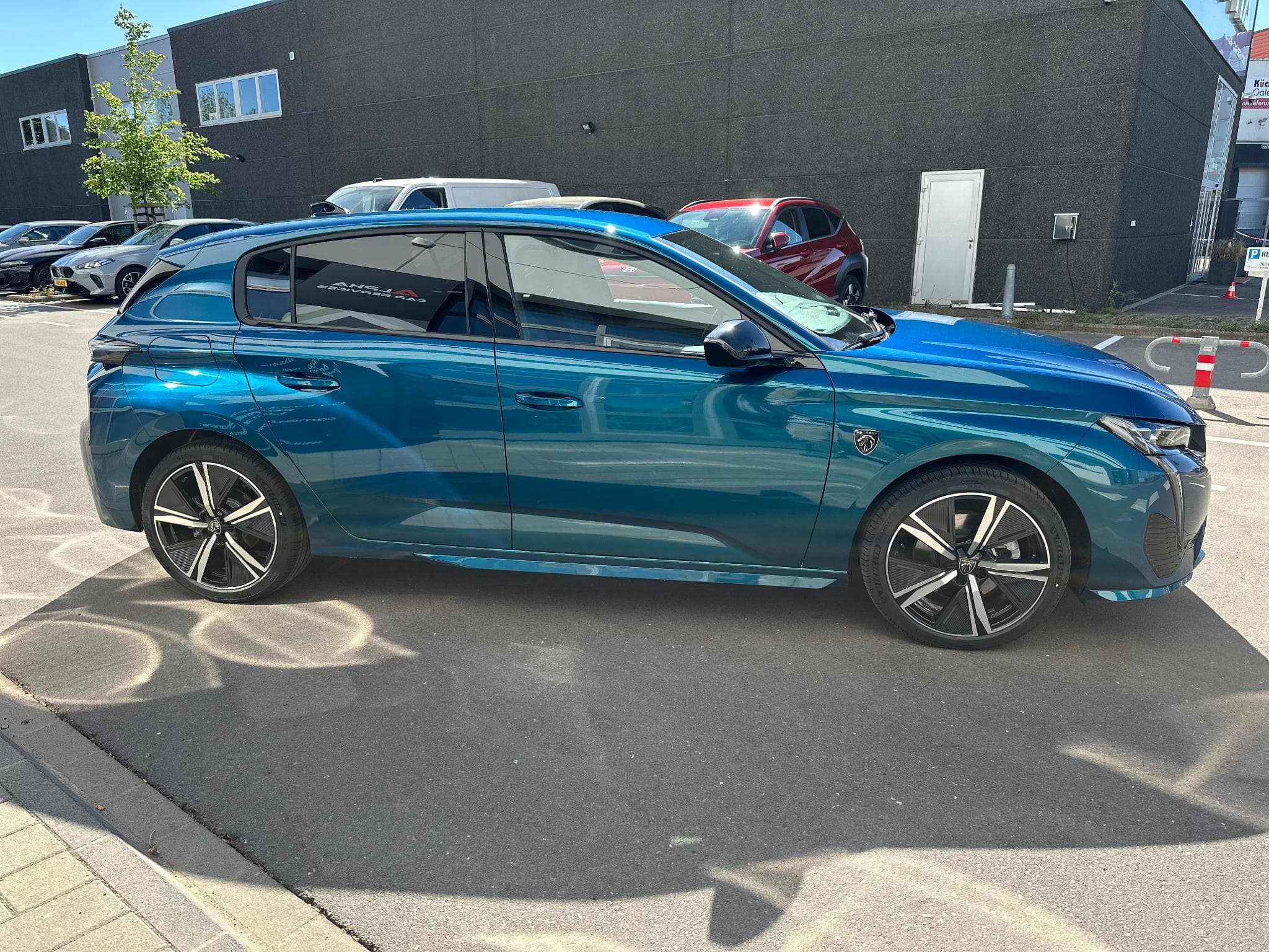 Peugeot 308 GT Pack BlueHDi 130 EAT8 (2025) - Photo 4