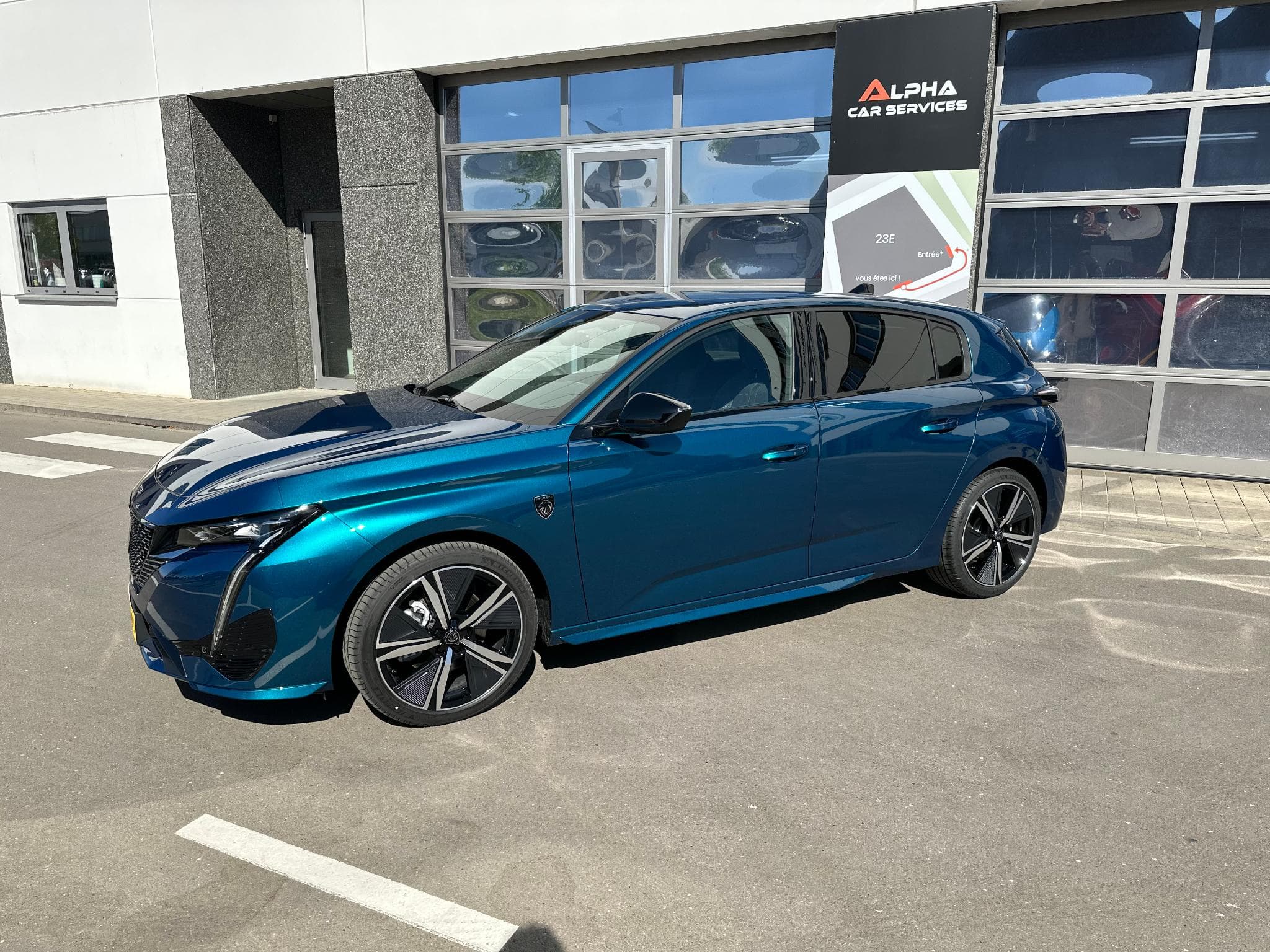 Peugeot 308 GT Pack BlueHDi 130 EAT8 (2025) - Photo 5