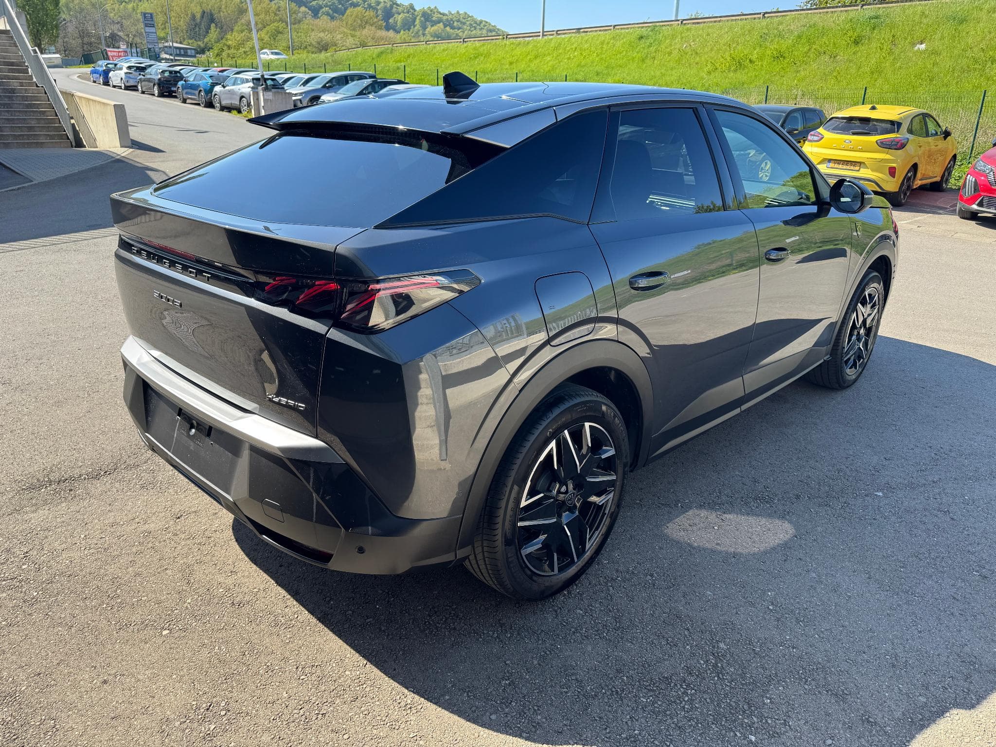 Peugeot 3008 1.2 HYBRID 145 E-DCS6 GT (2025) - Photo 3