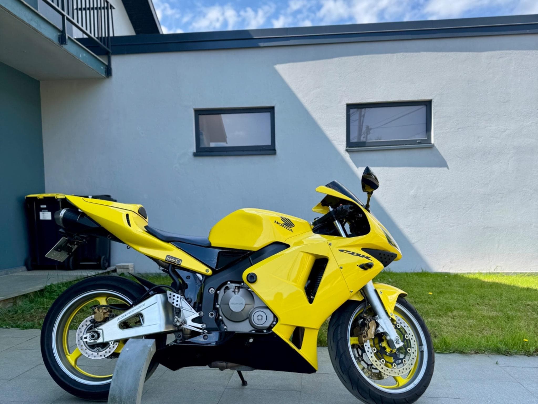 Honda CBR 600RR (2003) - Photo 2