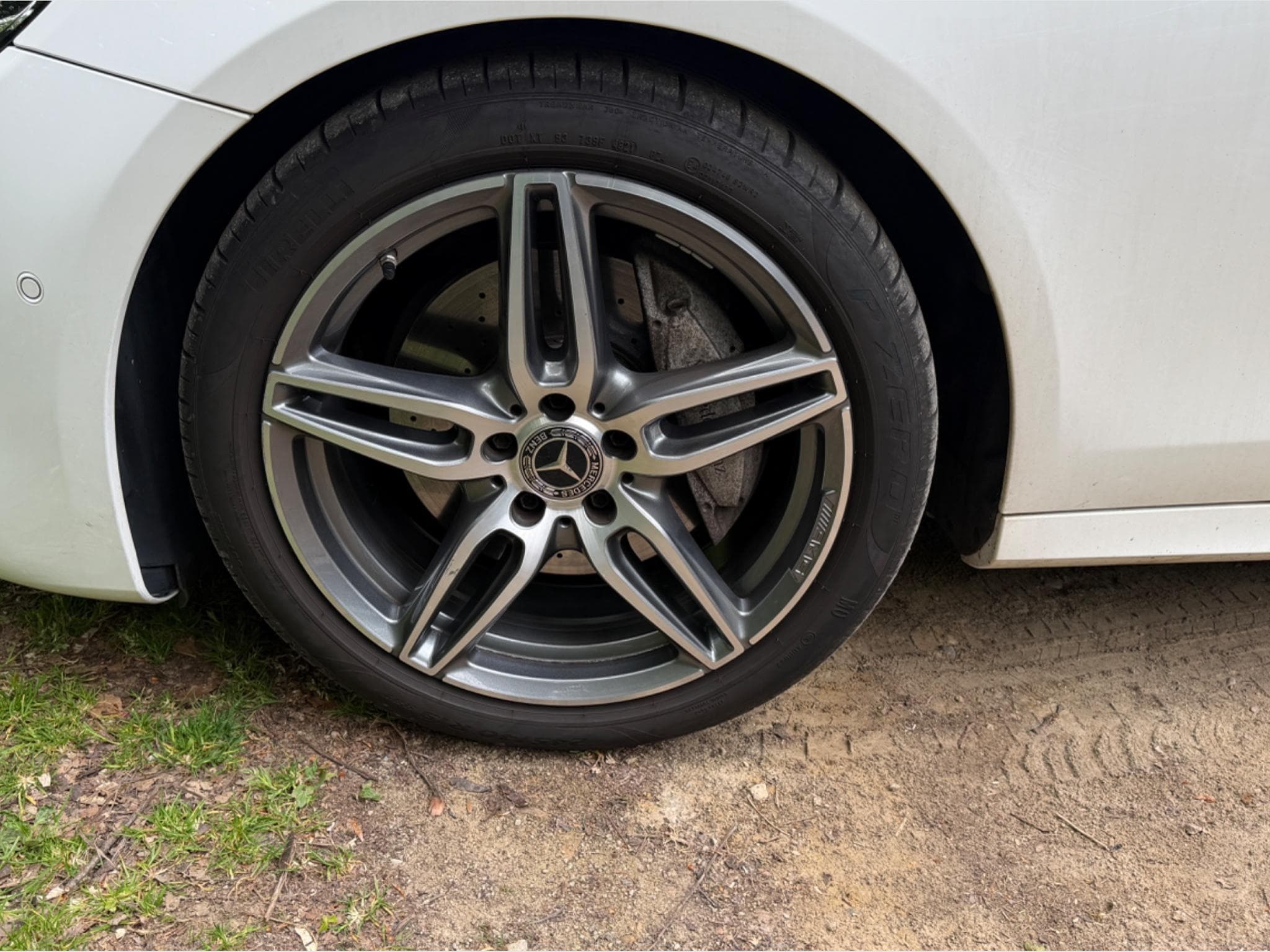 Mercedes E 220 AMG-Line (2019) - Photo 4