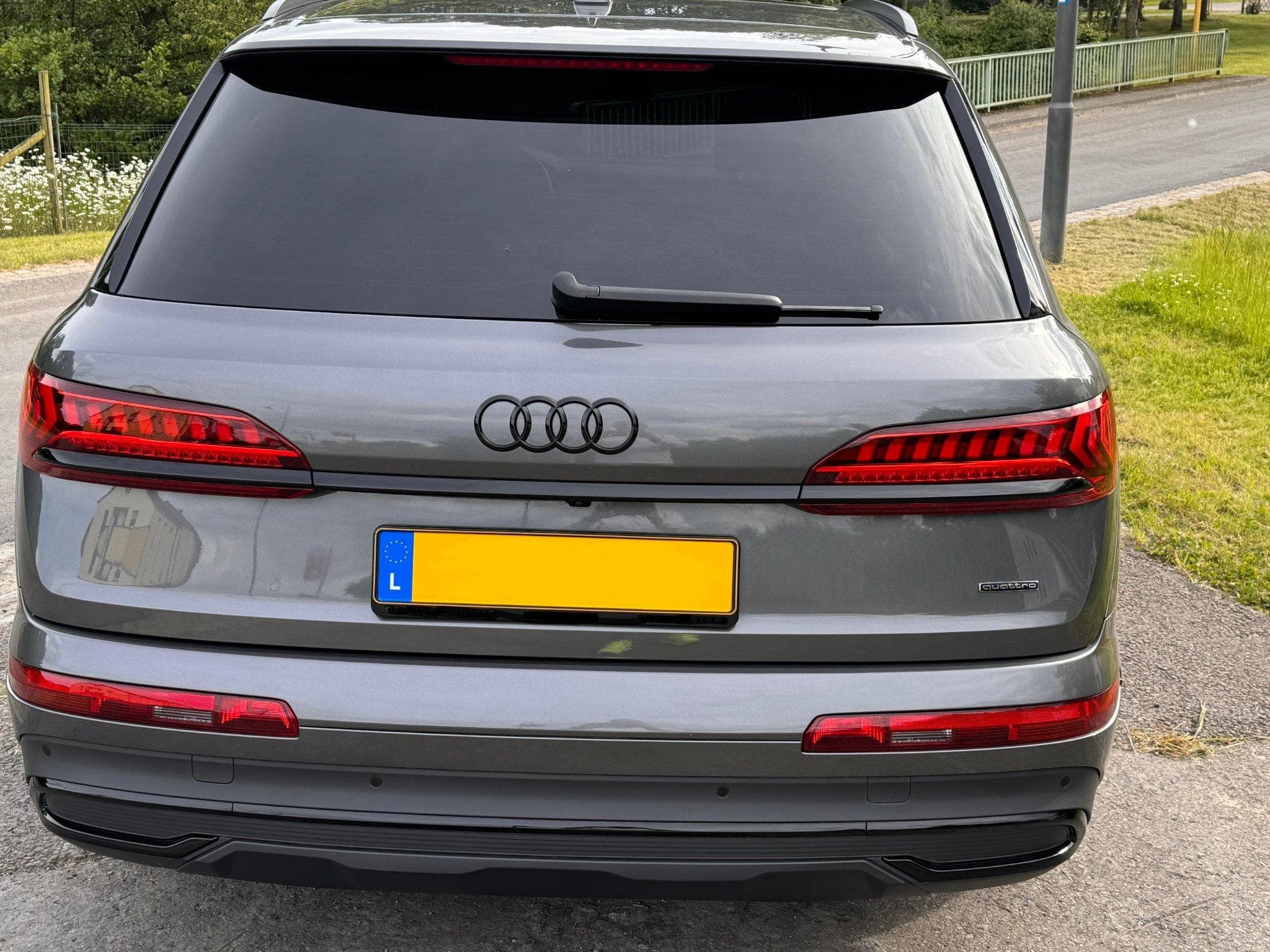 Audi Q7 TFSI e quattro (2023) - Photo 4