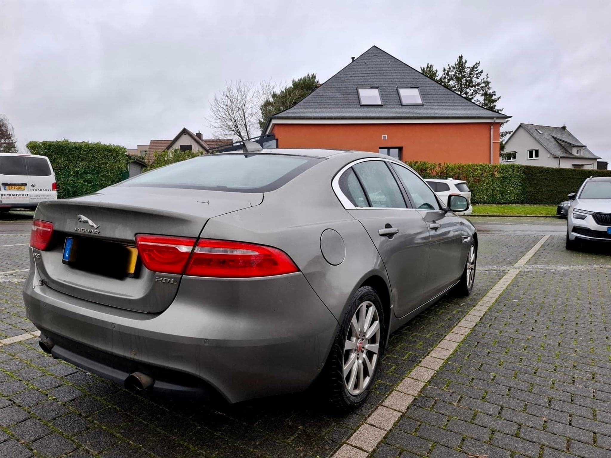 Jaguar XE Pure (2017) - Foto 4