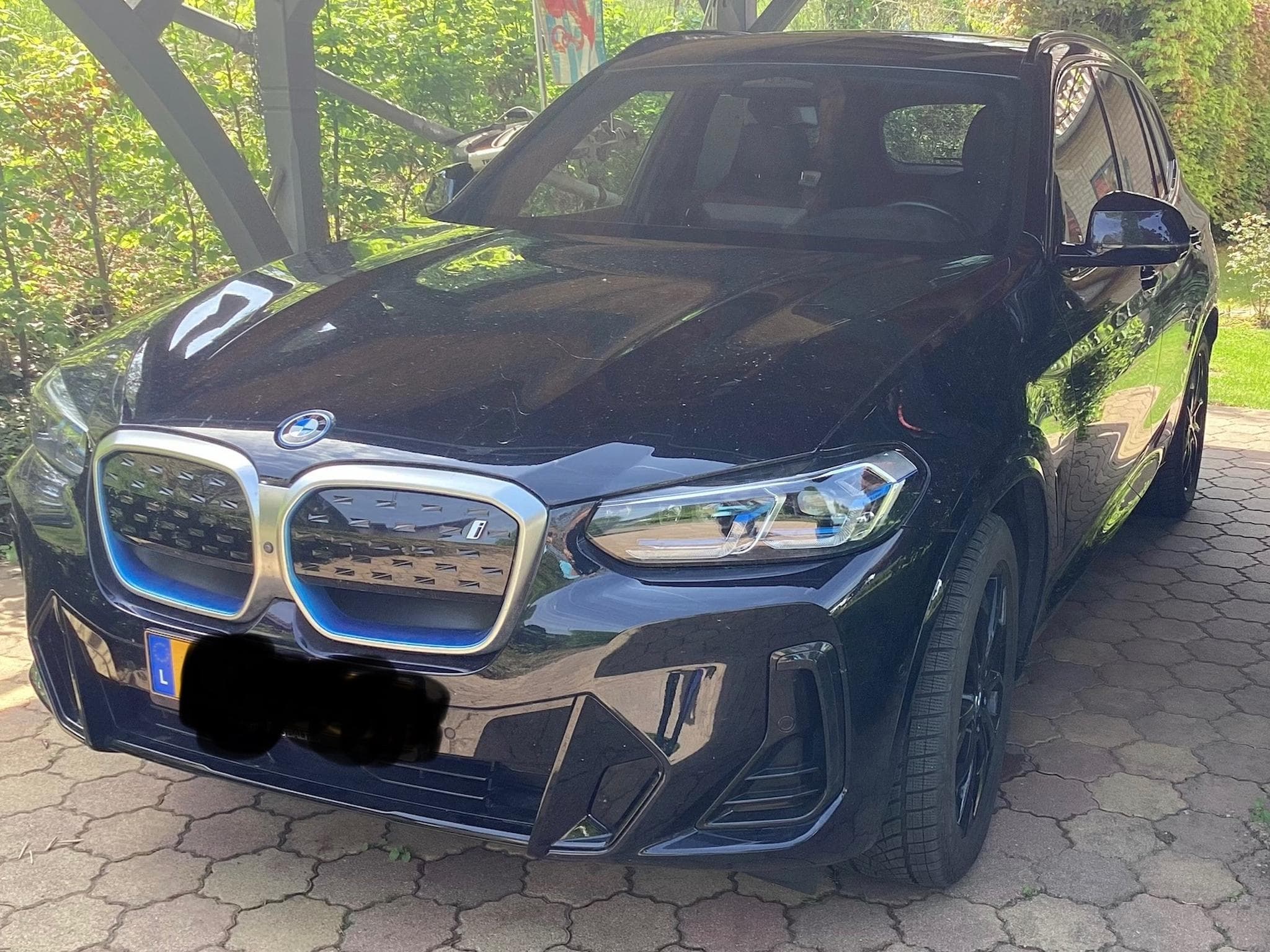 BMW iX3 M (2022) - Photo 1