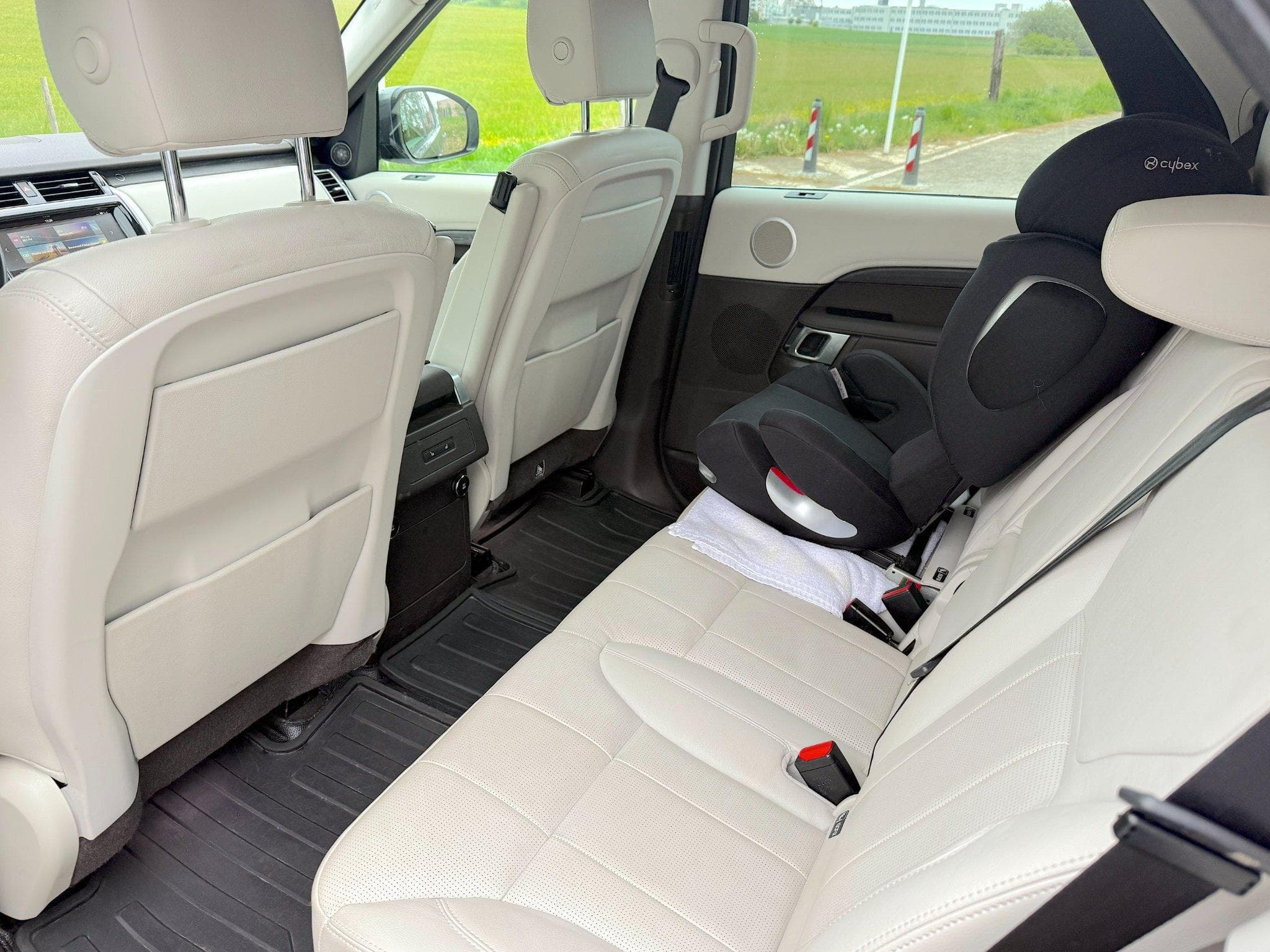 Land-Rover Discovery 3.0 TD6 HSE (2018) - Photo 7