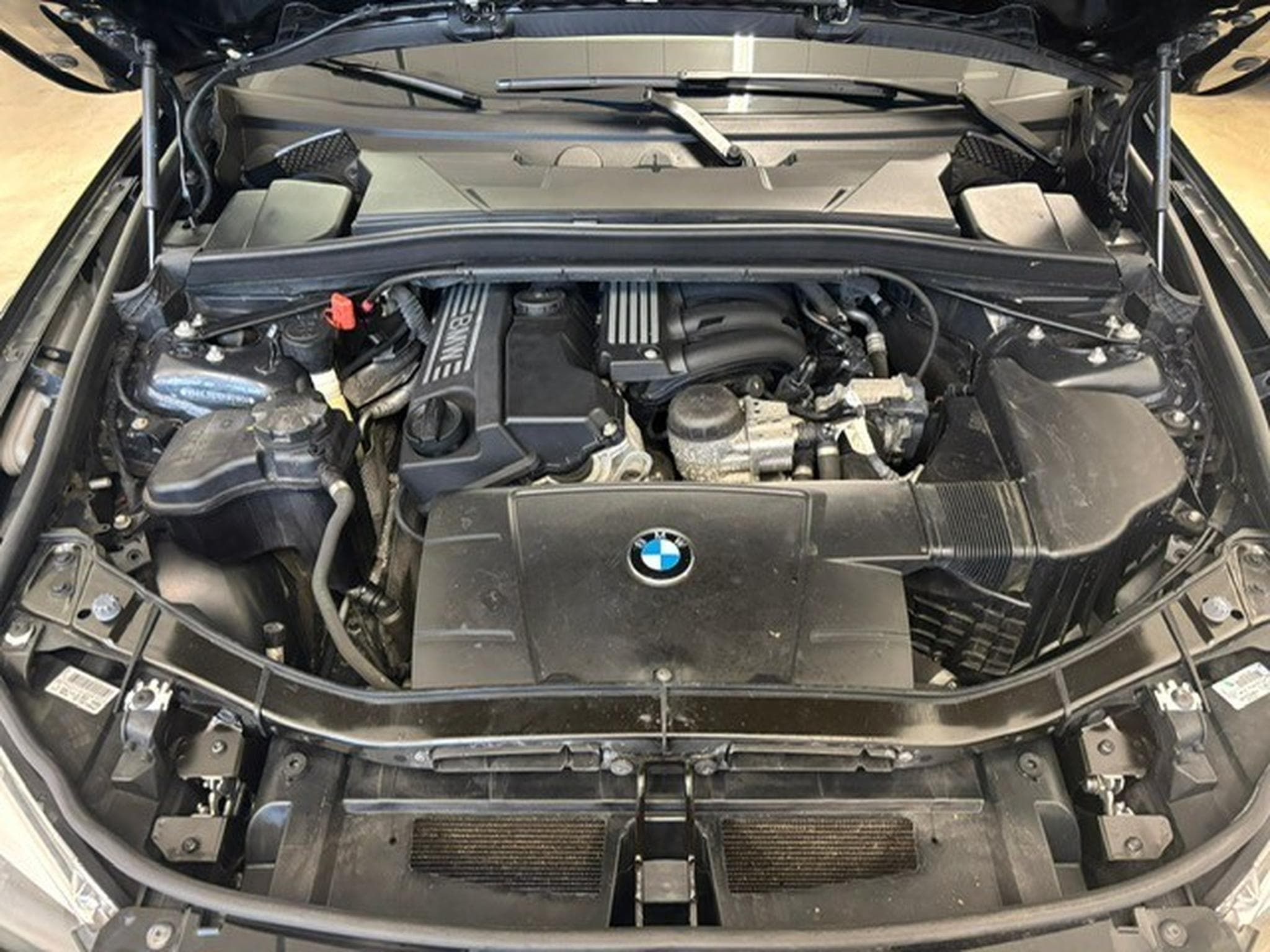 BMW X1 18i sDrive (2014) - Foto 14