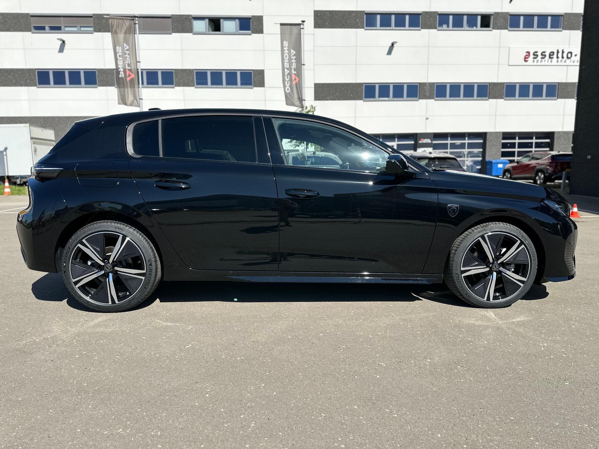 Peugeot 308 GT Pack BlueHDi 130 EAT8 (2025) - Foto 8