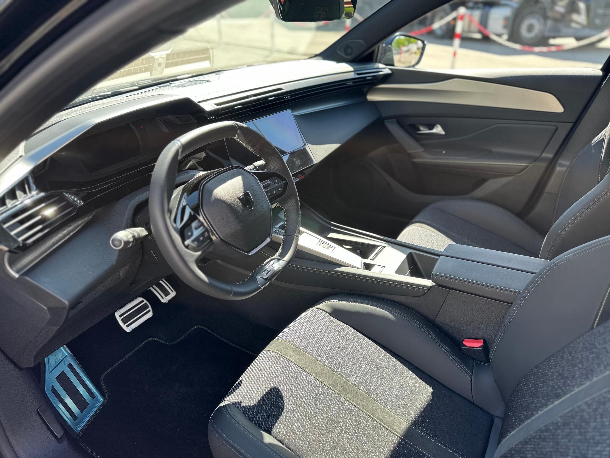 Peugeot 308 GT Pack BlueHDi 130 EAT8 (2025) - Foto 4