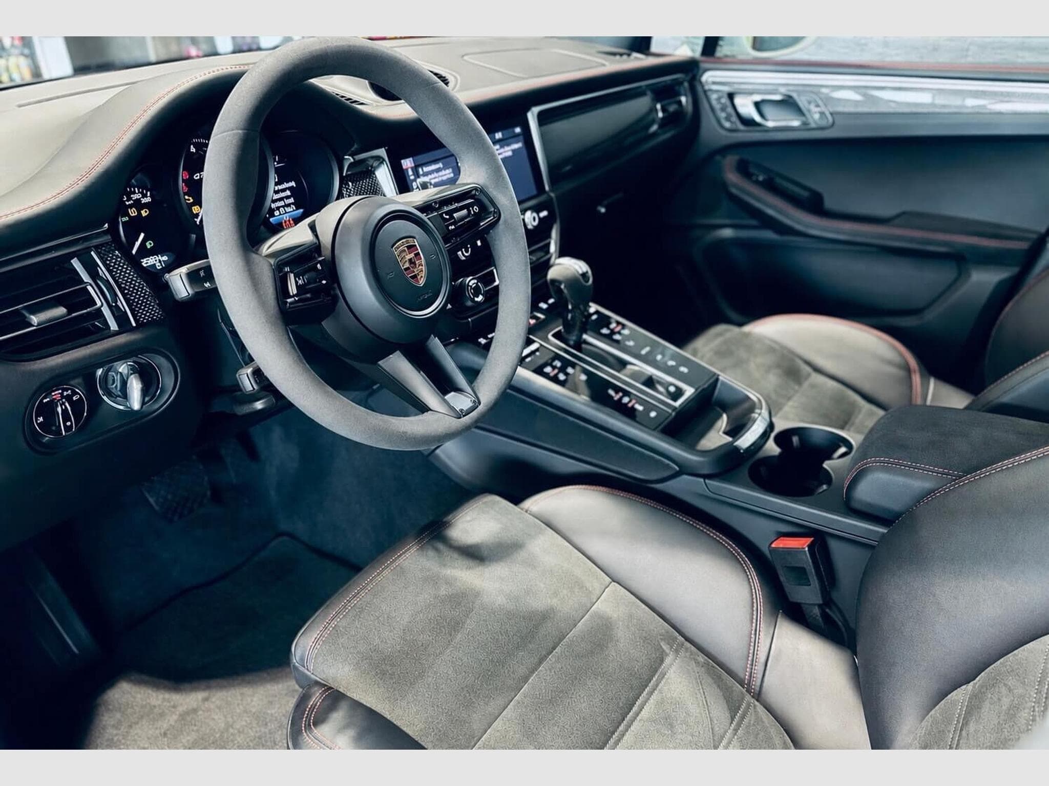 Porsche Macan MACAN GTS PDK (2024) - Photo 8