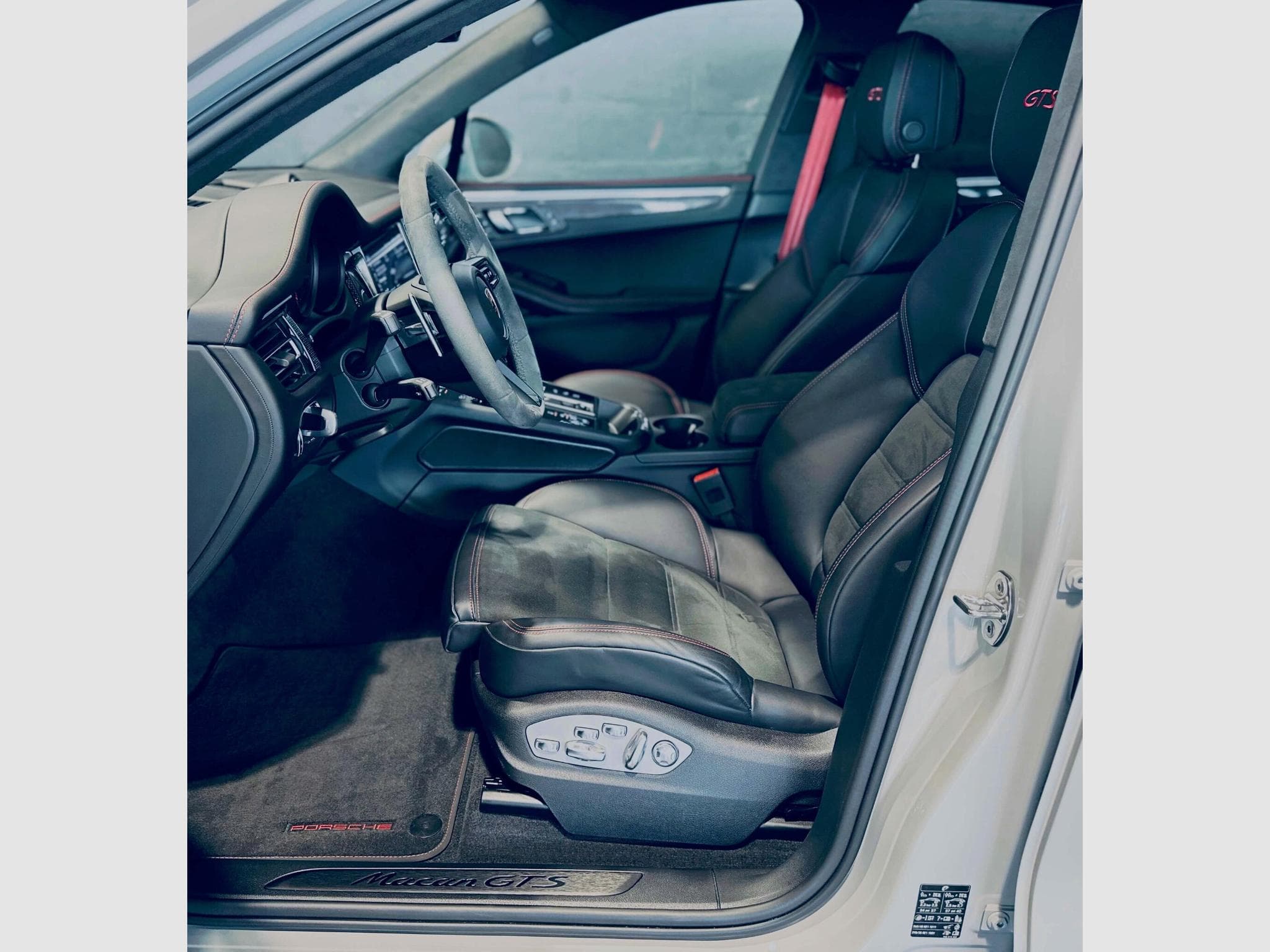 Porsche Macan MACAN GTS PDK (2024) - Photo 6