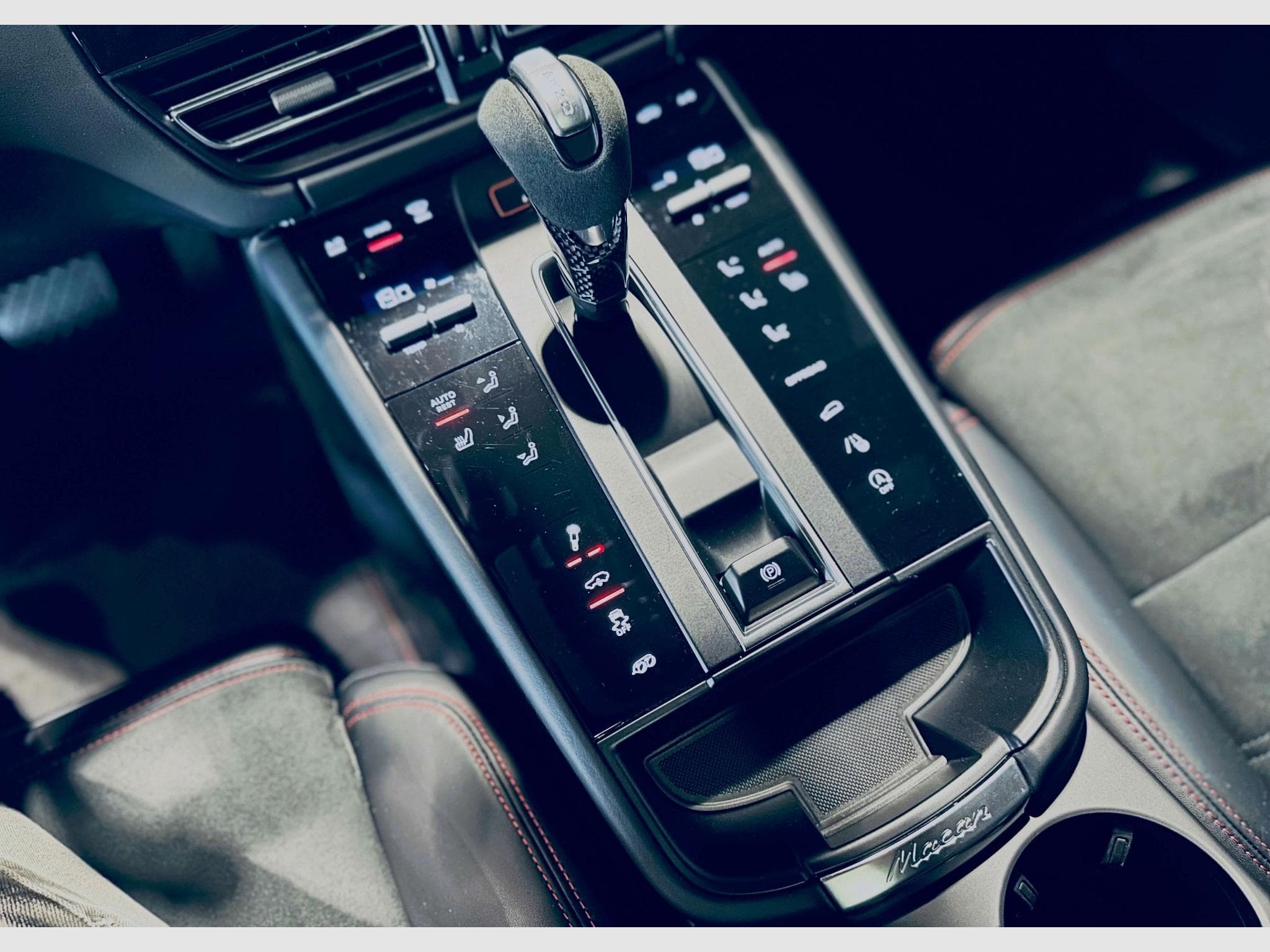 Porsche Macan MACAN GTS PDK (2024) - Photo 9