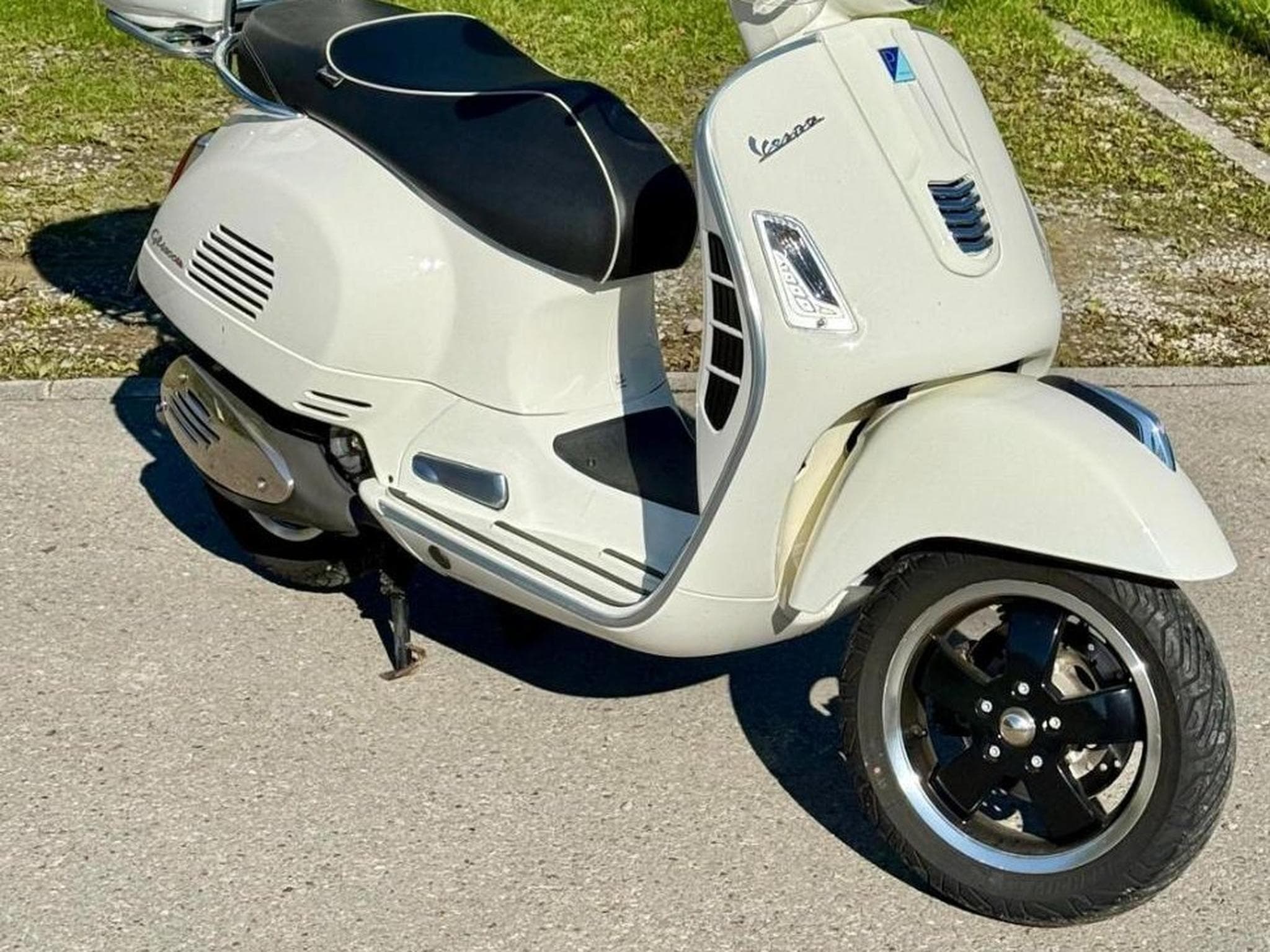Piaggio Vespa GTS 300 ie ABS +ASR (2015) - Photo 2