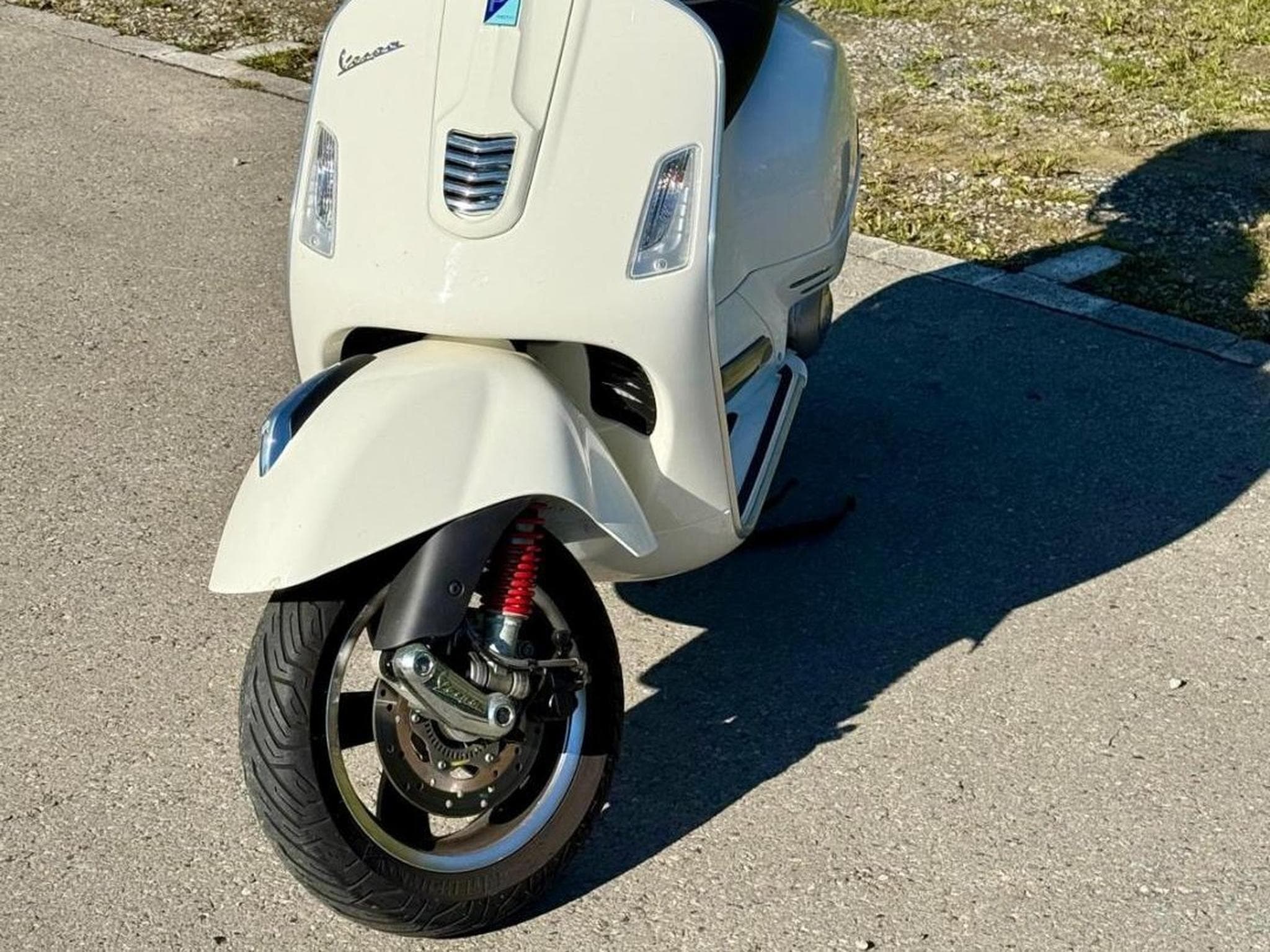 Piaggio Vespa GTS 300 ie ABS +ASR (2015) - Photo 3
