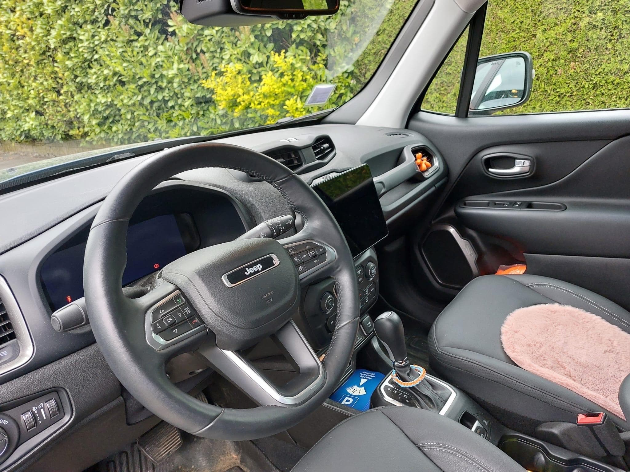 Jeep Renegade E-Hybrid Summit (2024) - Photo 3