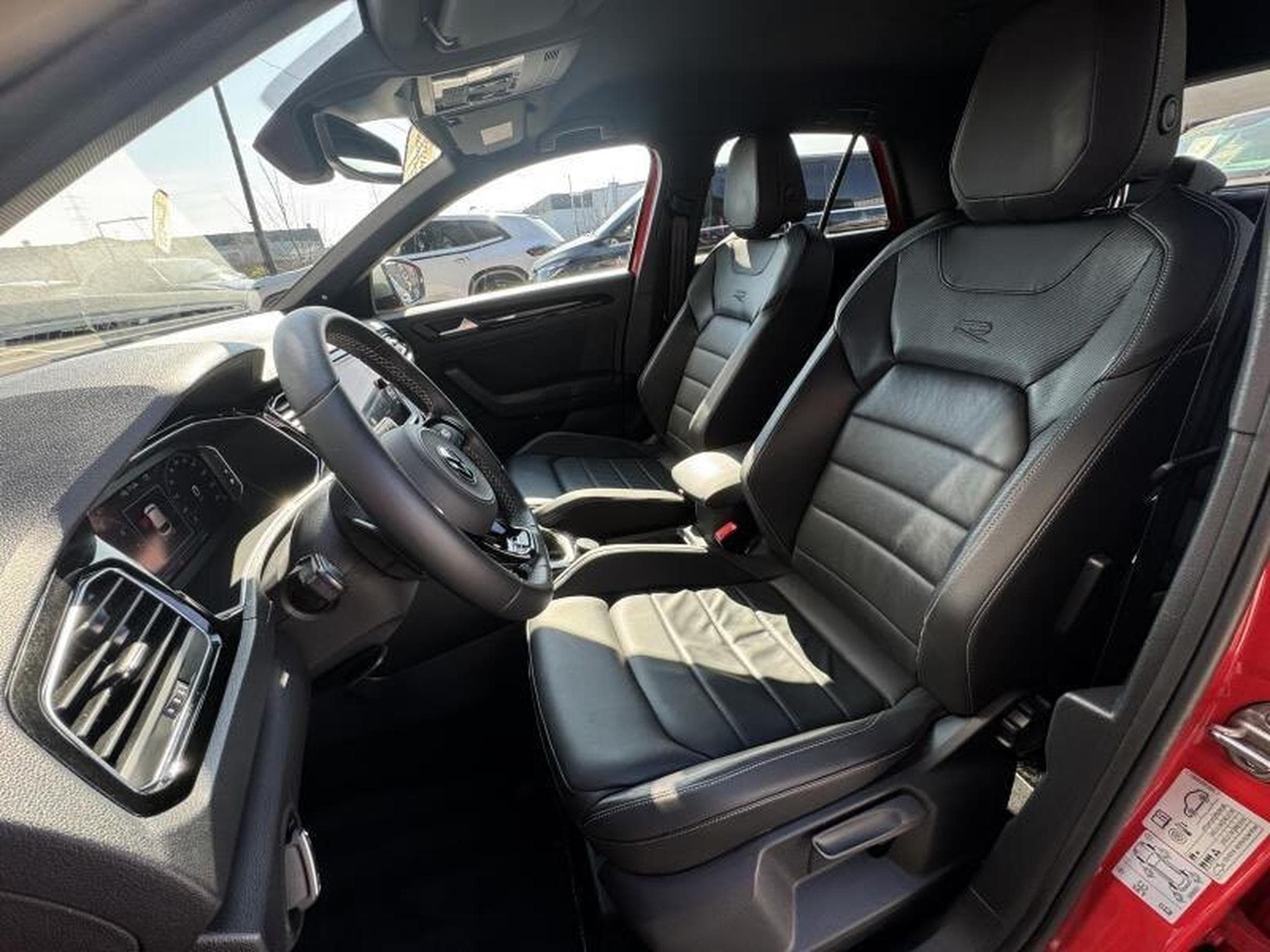 VW T-Roc R 300CV (2021) - Photo 7