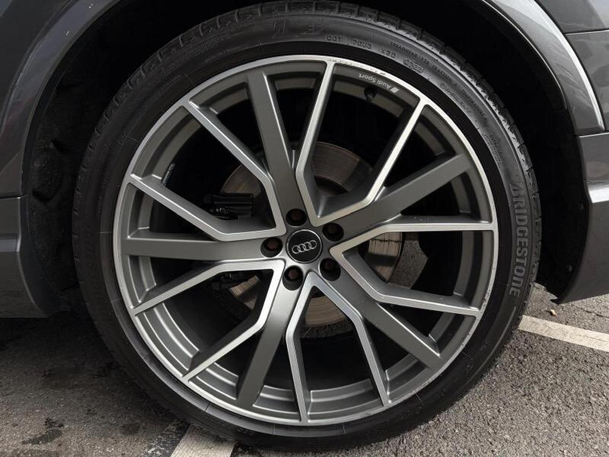 Audi SQ7 4.0L tiptronic 7 places (2018) - Photo 5