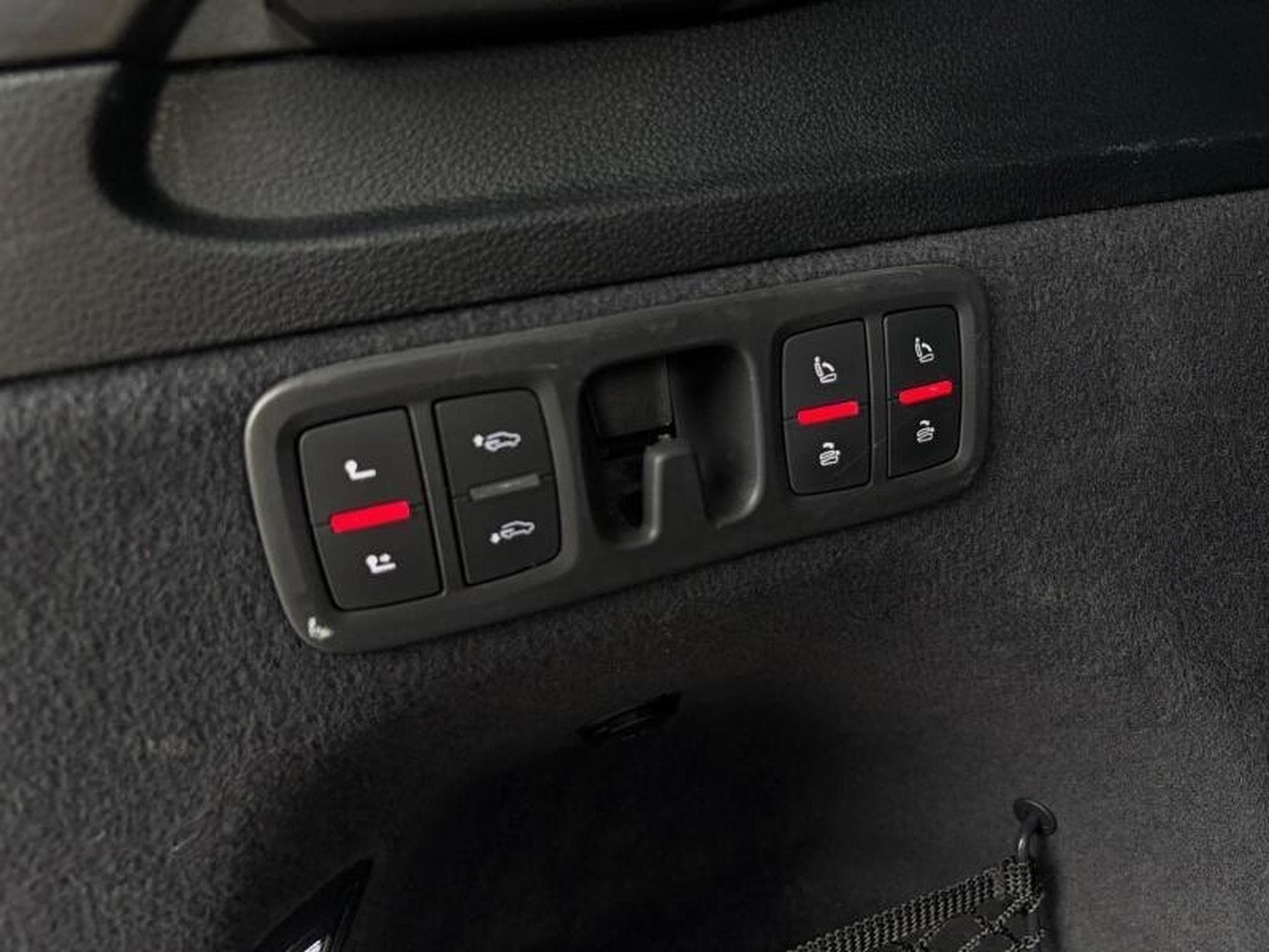 Audi SQ7 4.0L tiptronic 7 places (2018) - Photo 15
