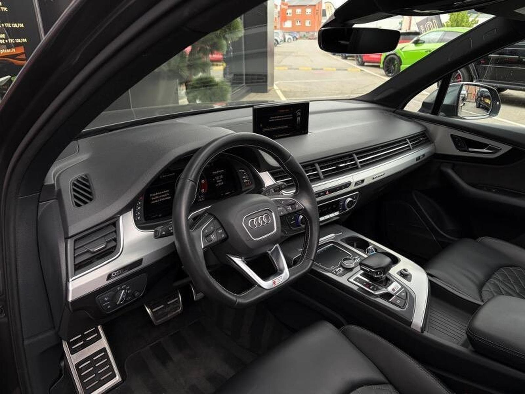 Audi SQ7 4.0L tiptronic 7 places (2018) - Photo 6