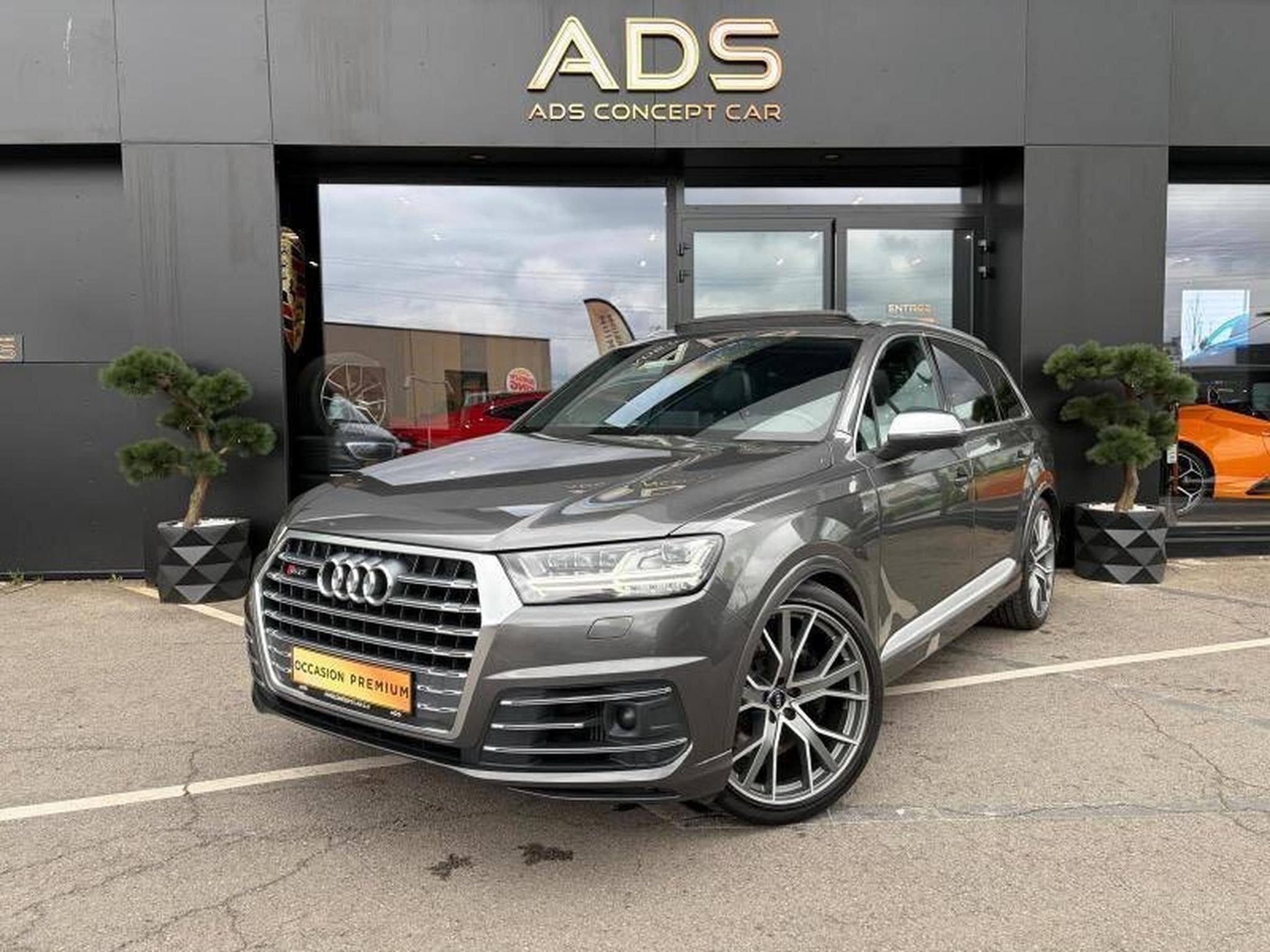 Audi SQ7 4.0L tiptronic 7 places (2018) - Photo 1