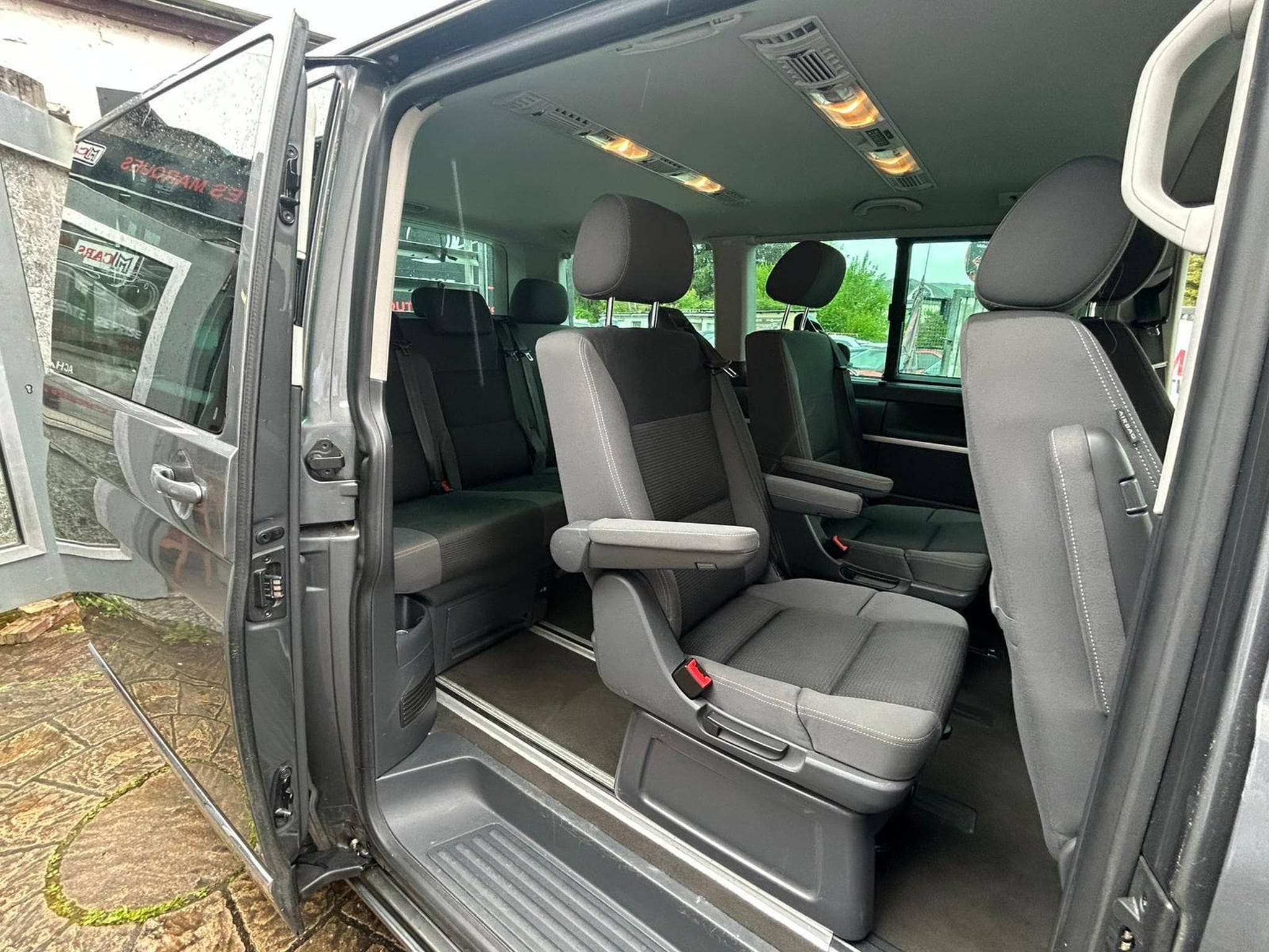 VW Multivan 2.0 TDI 180CV 4 MOTION 7 PLACES (2011) - Photo 10