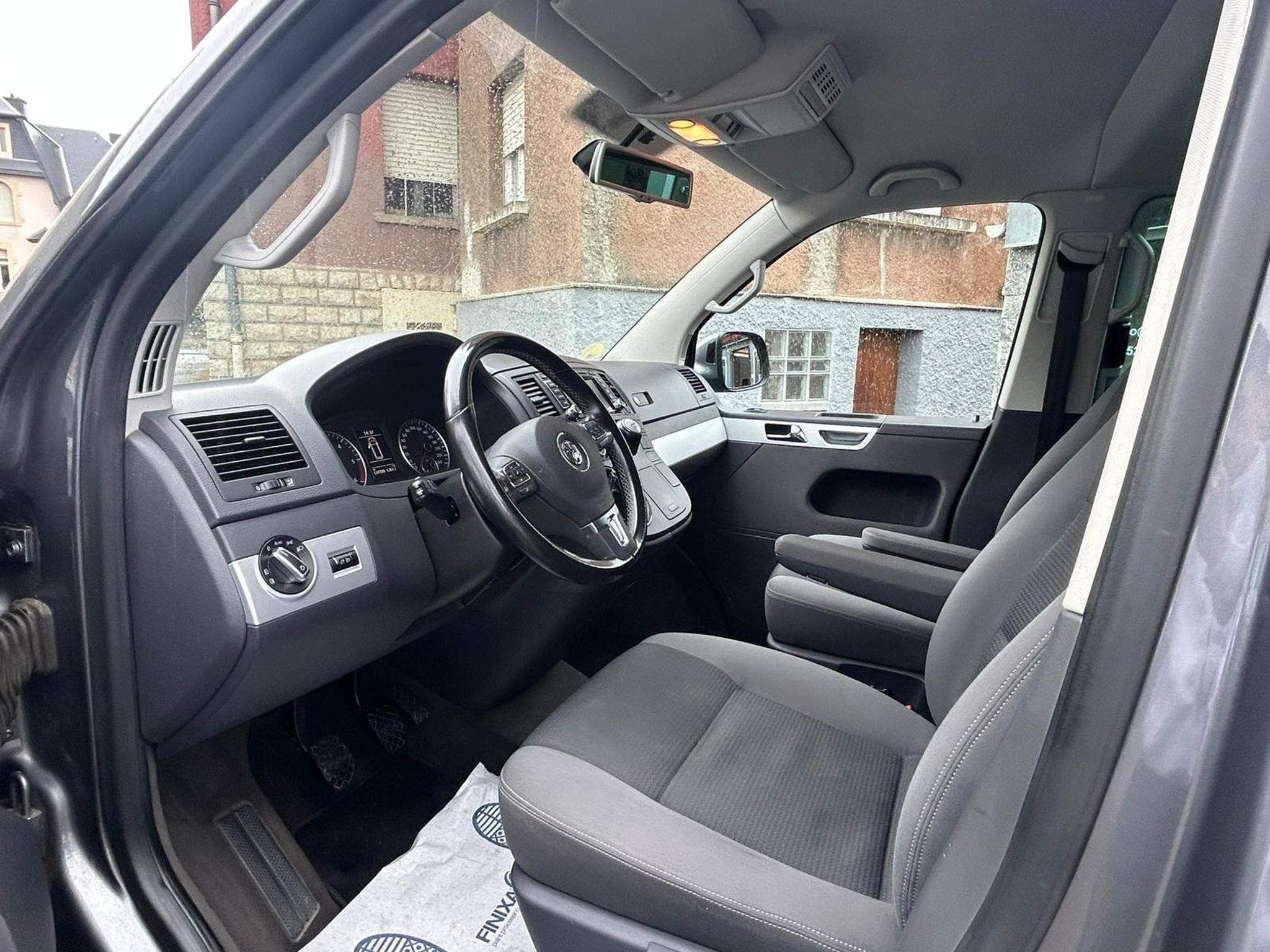VW Multivan 2.0 TDI 180CV 4 MOTION 7 PLACES (2011) - Photo 8