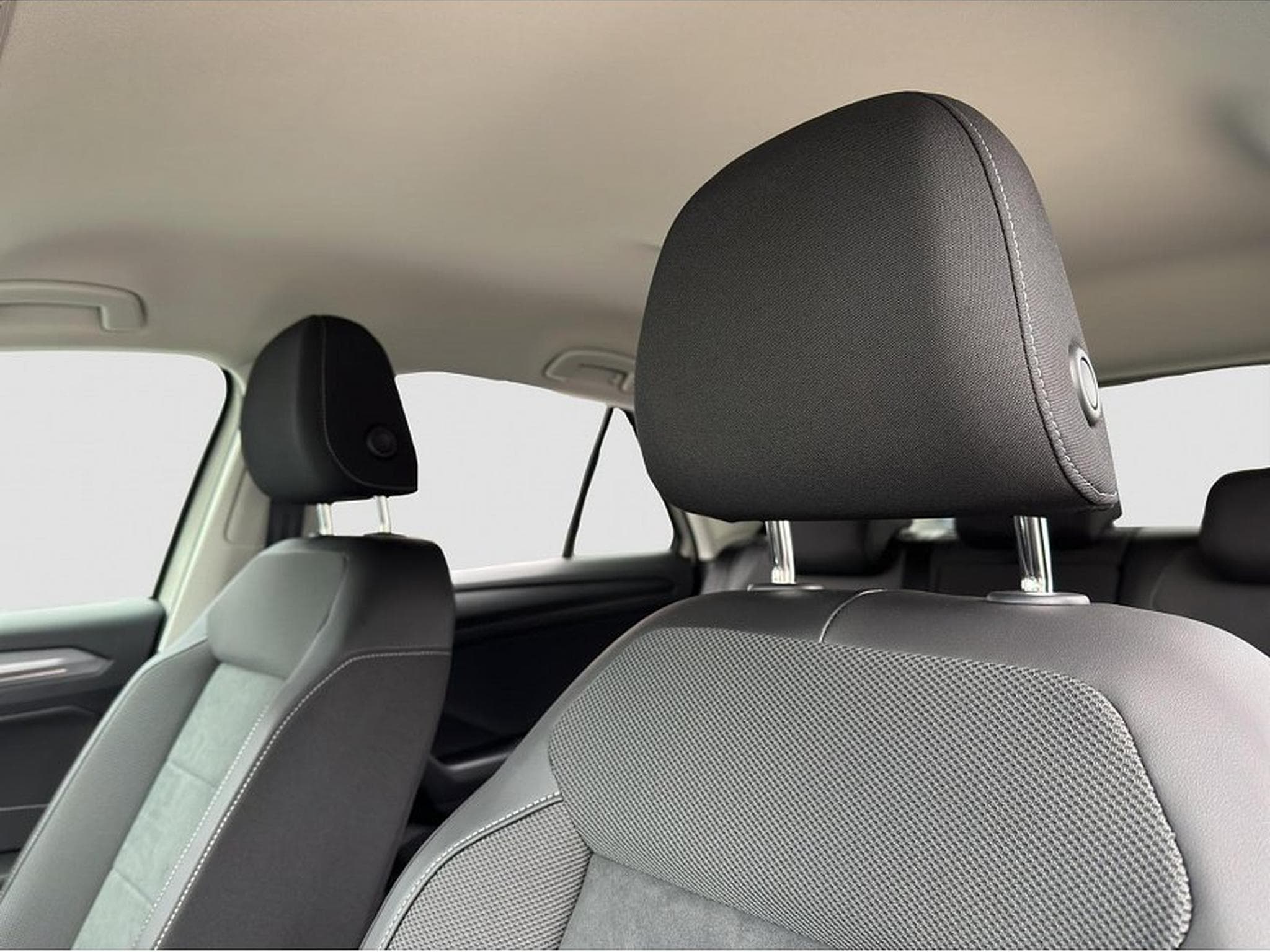 VW T-Roc (2025) - Foto 24