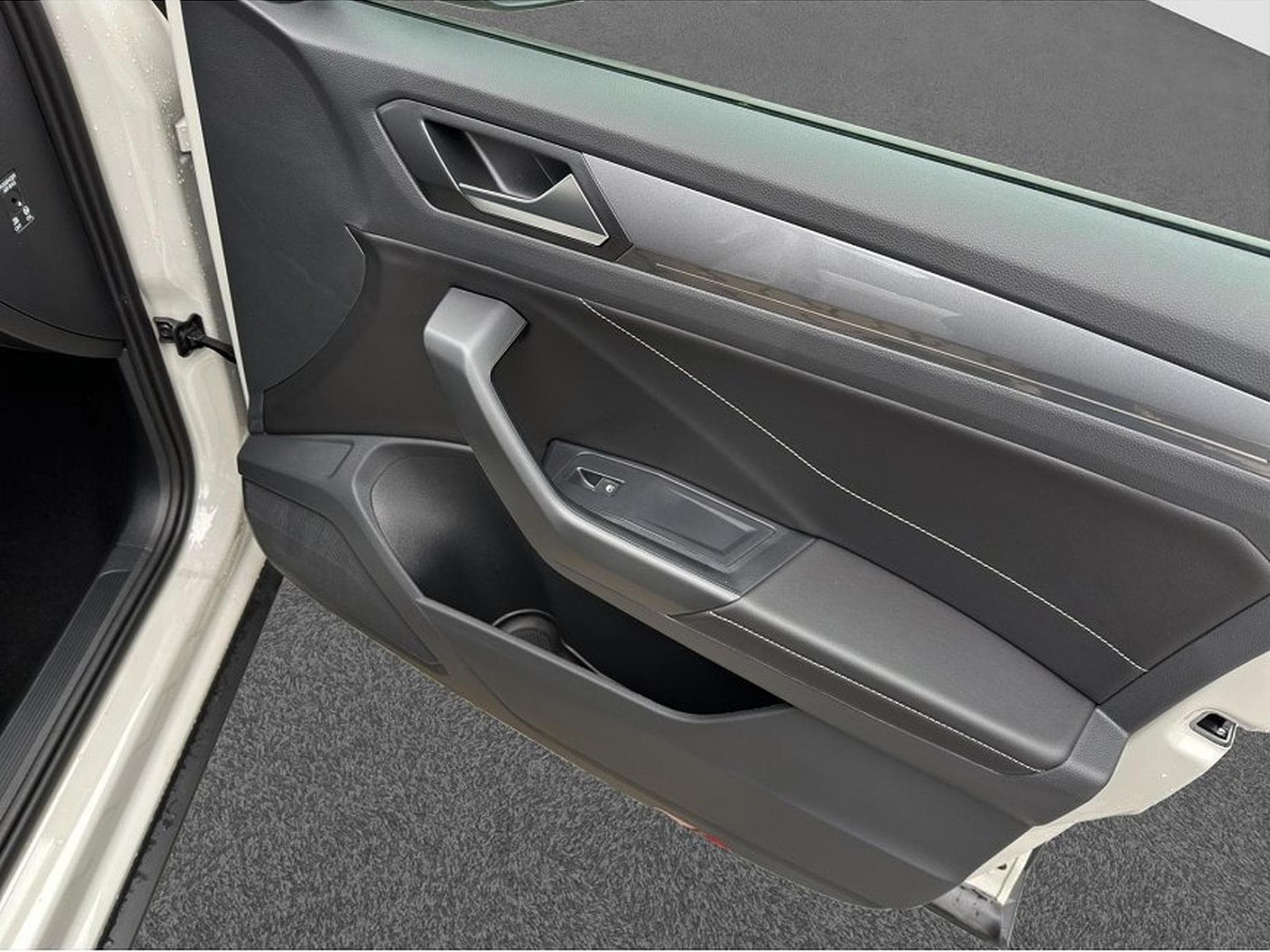 VW T-Roc (2025) - Foto 25