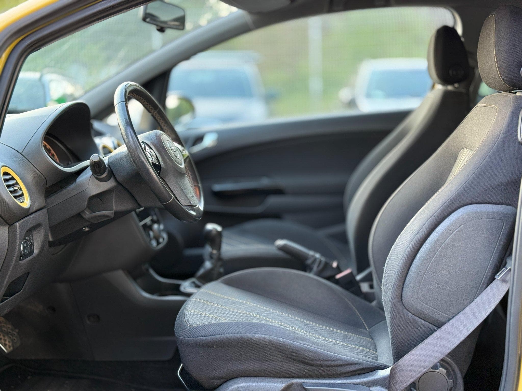 Opel Corsa 1.4 Sport Edition 101 (2010) - Photo 9