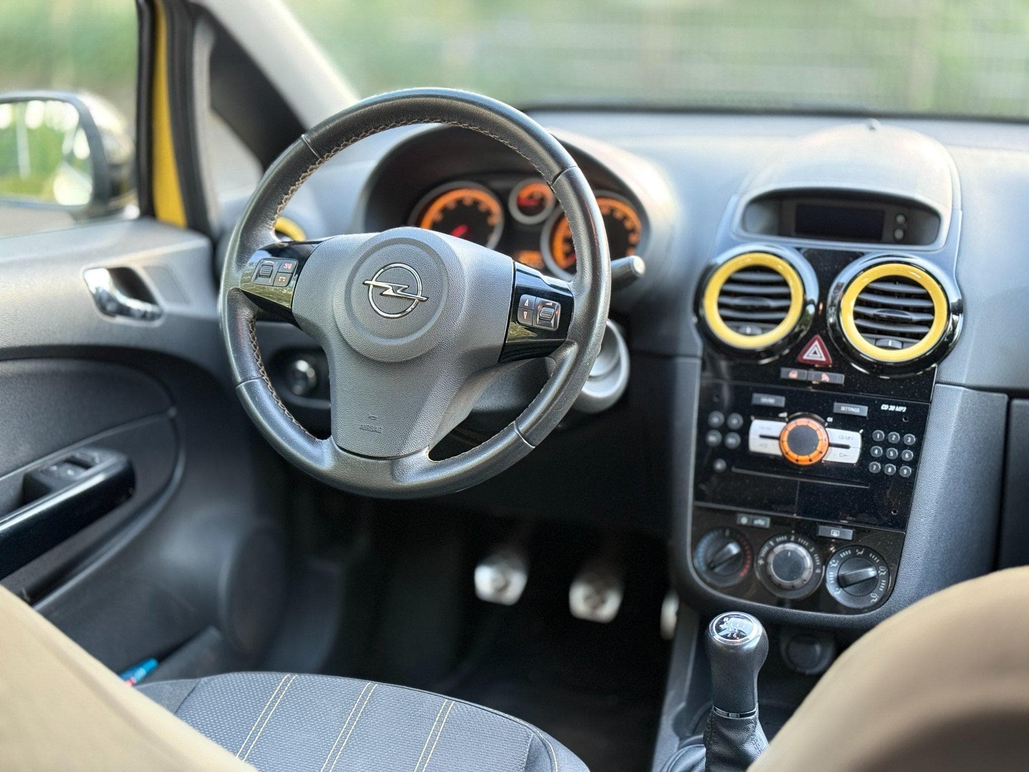 Opel Corsa 1.4 Sport Edition 101 (2010) - Photo 12
