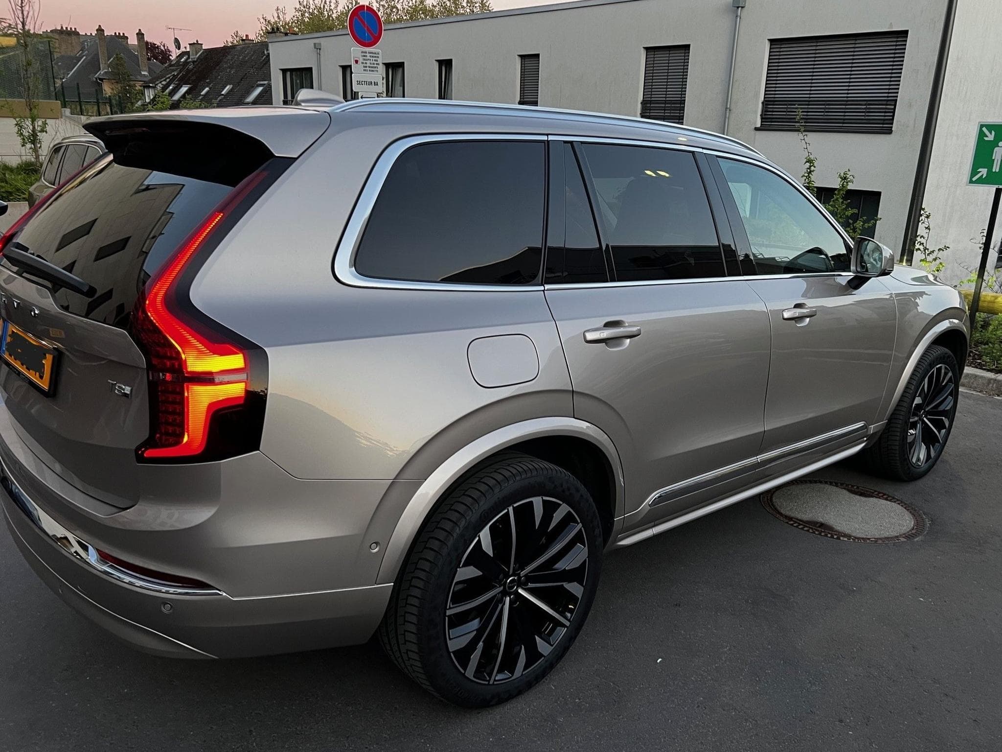 Volvo XC90 (2025) - Photo 2