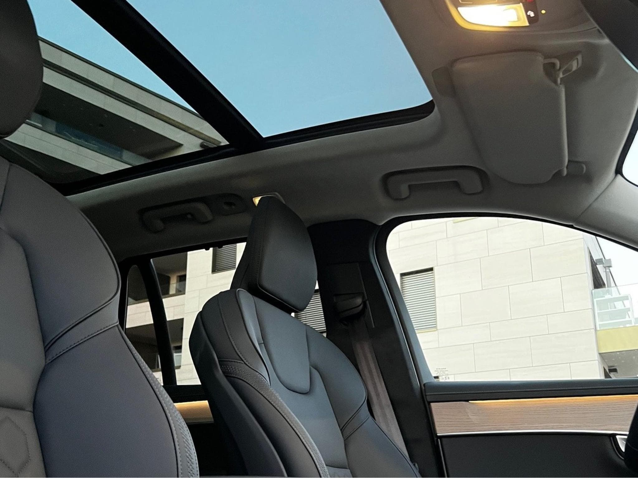 Volvo XC90 (2025) - Photo 3