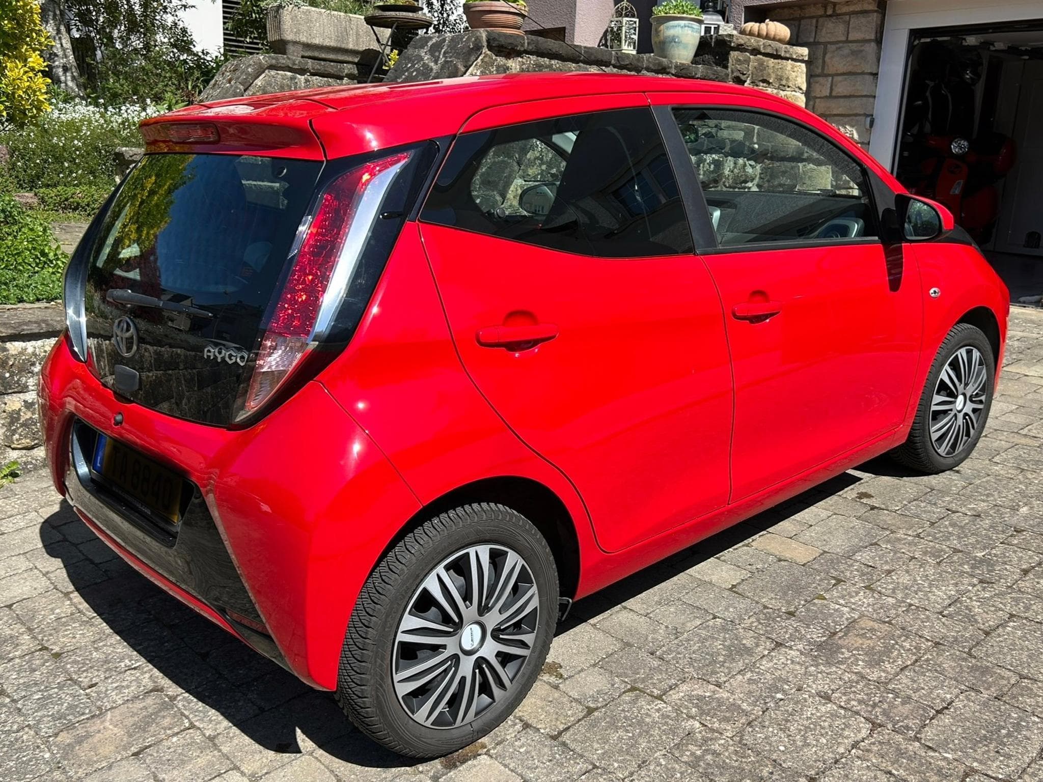 Toyota Aygo X 1.0 VTT-i X-Play (2018) - Photo 2