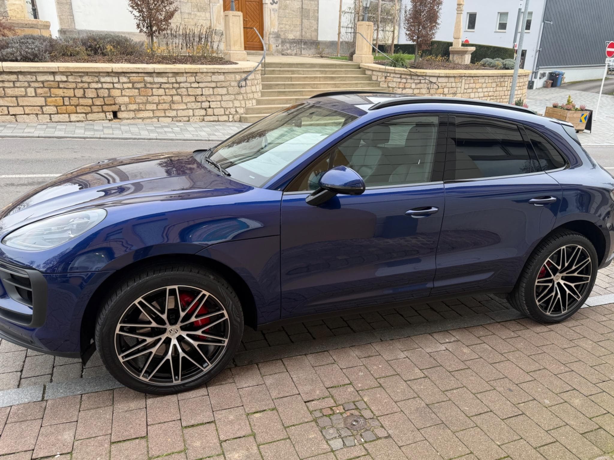 Porsche Macan S (2022) - Photo 2