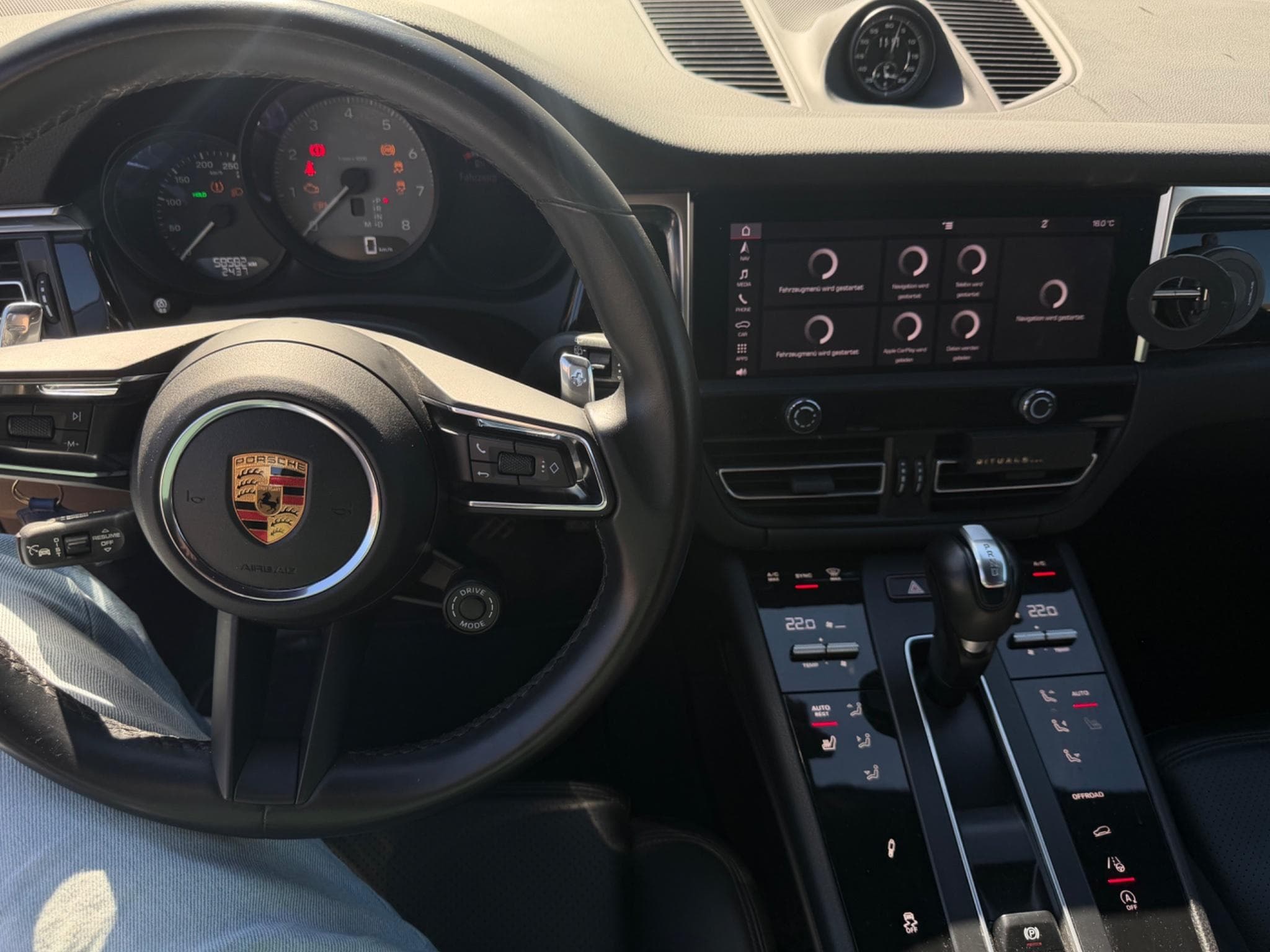 Porsche Macan S (2022) - Photo 15
