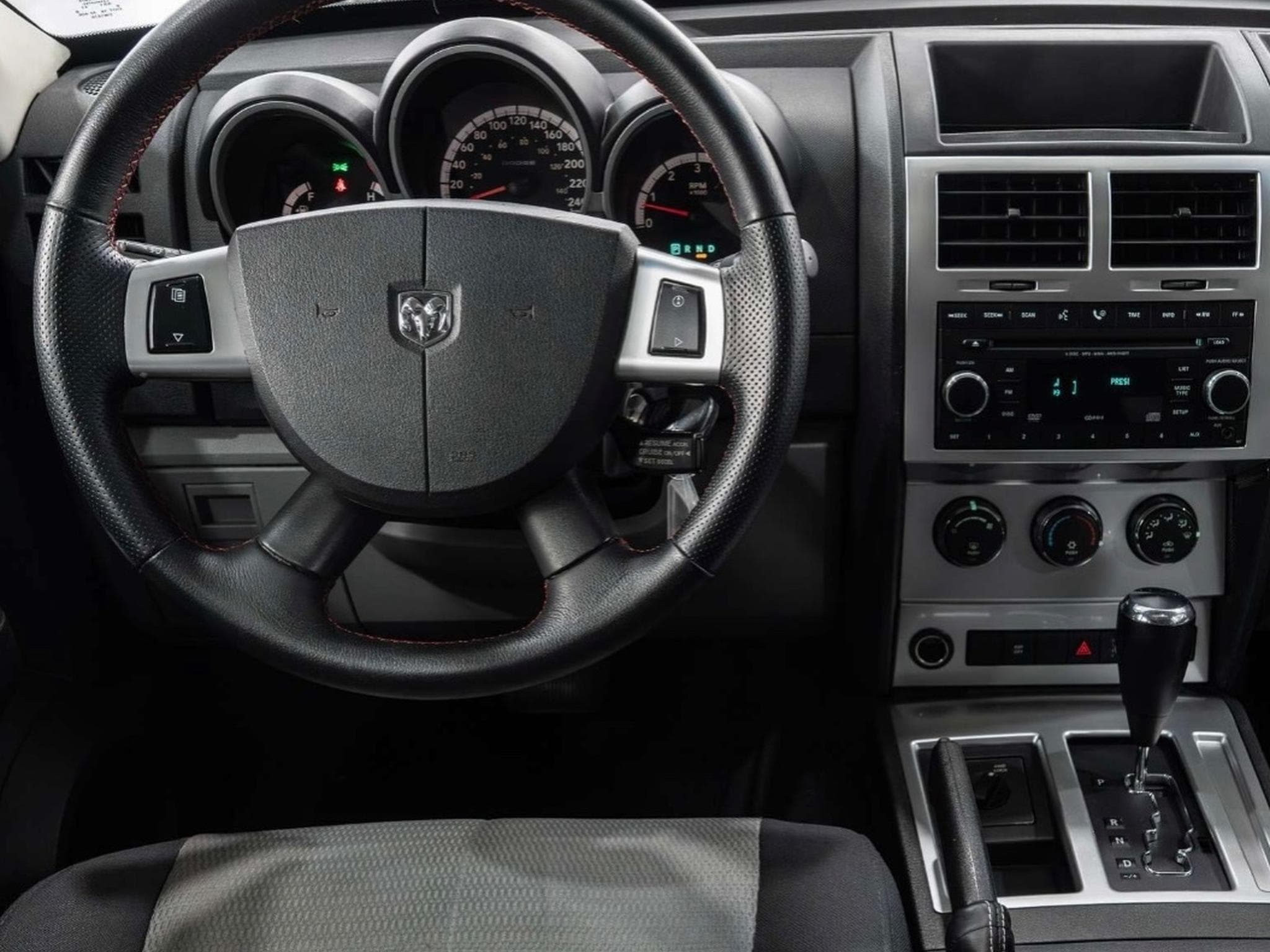 Dodge Nitro Sxt (2007) - Photo 2
