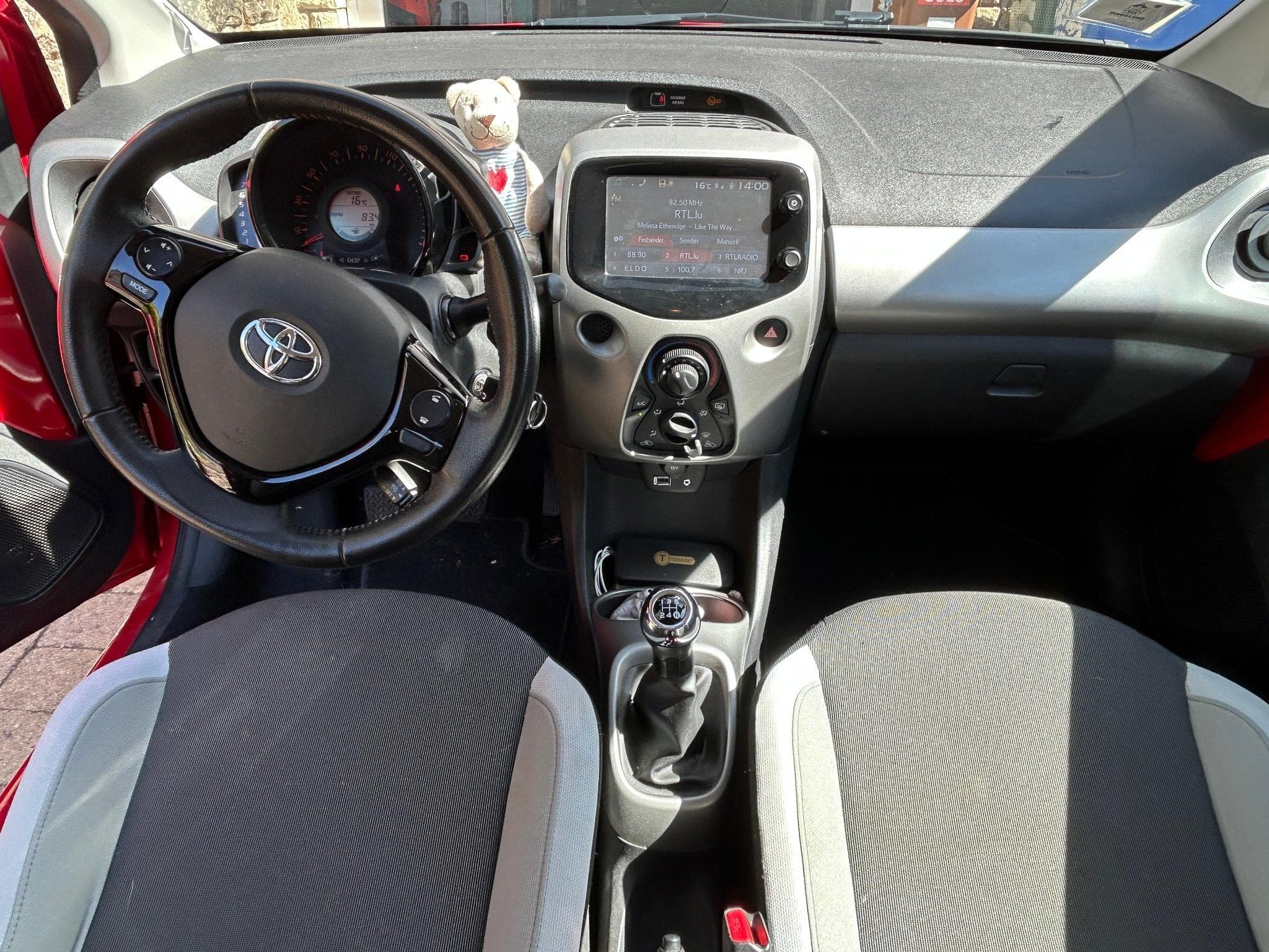 Toyota Aygo X 1.0 VTT-i X-Play (2018) - Foto 3