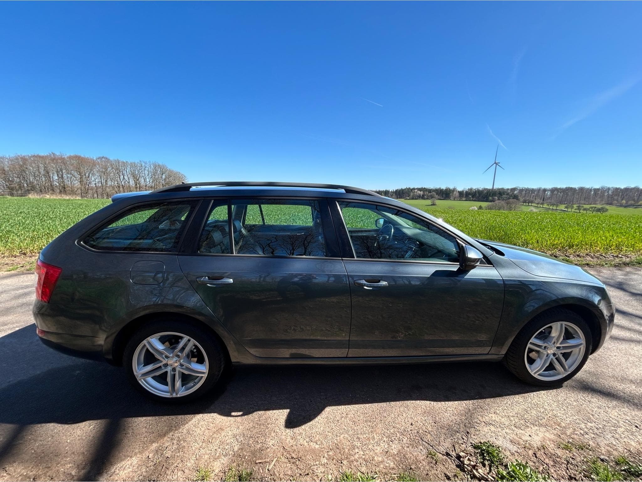 Skoda Octavia 1.6 Tdi (2015) - Photo 2