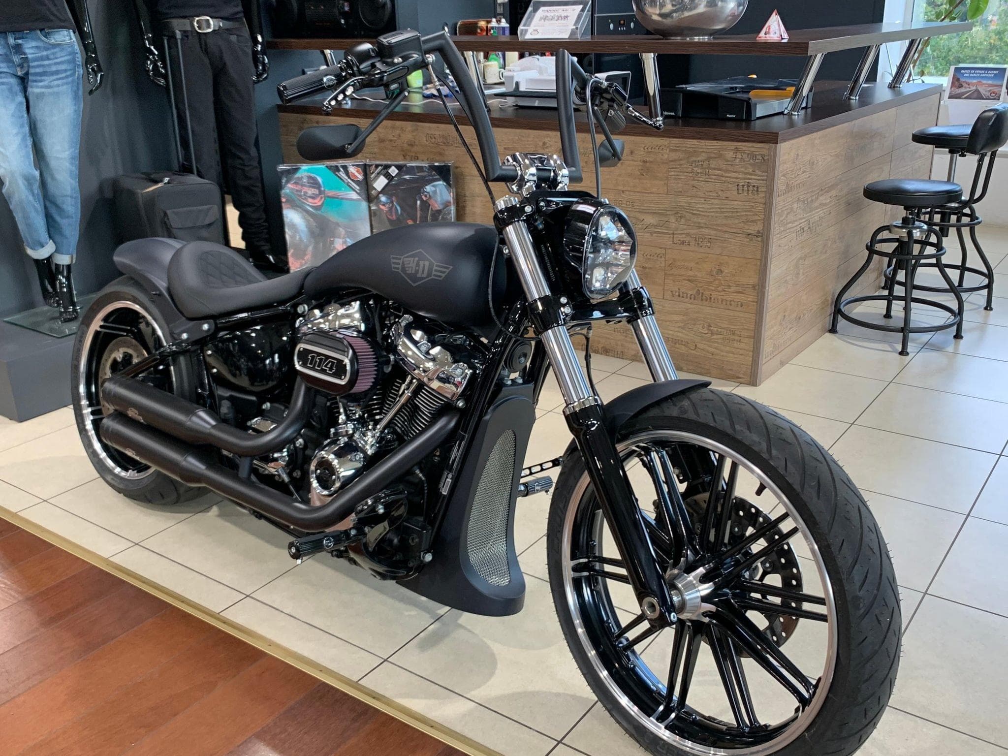 Harley-Davidson CVO Breakout Breakout 114 (2019) - Photo 1