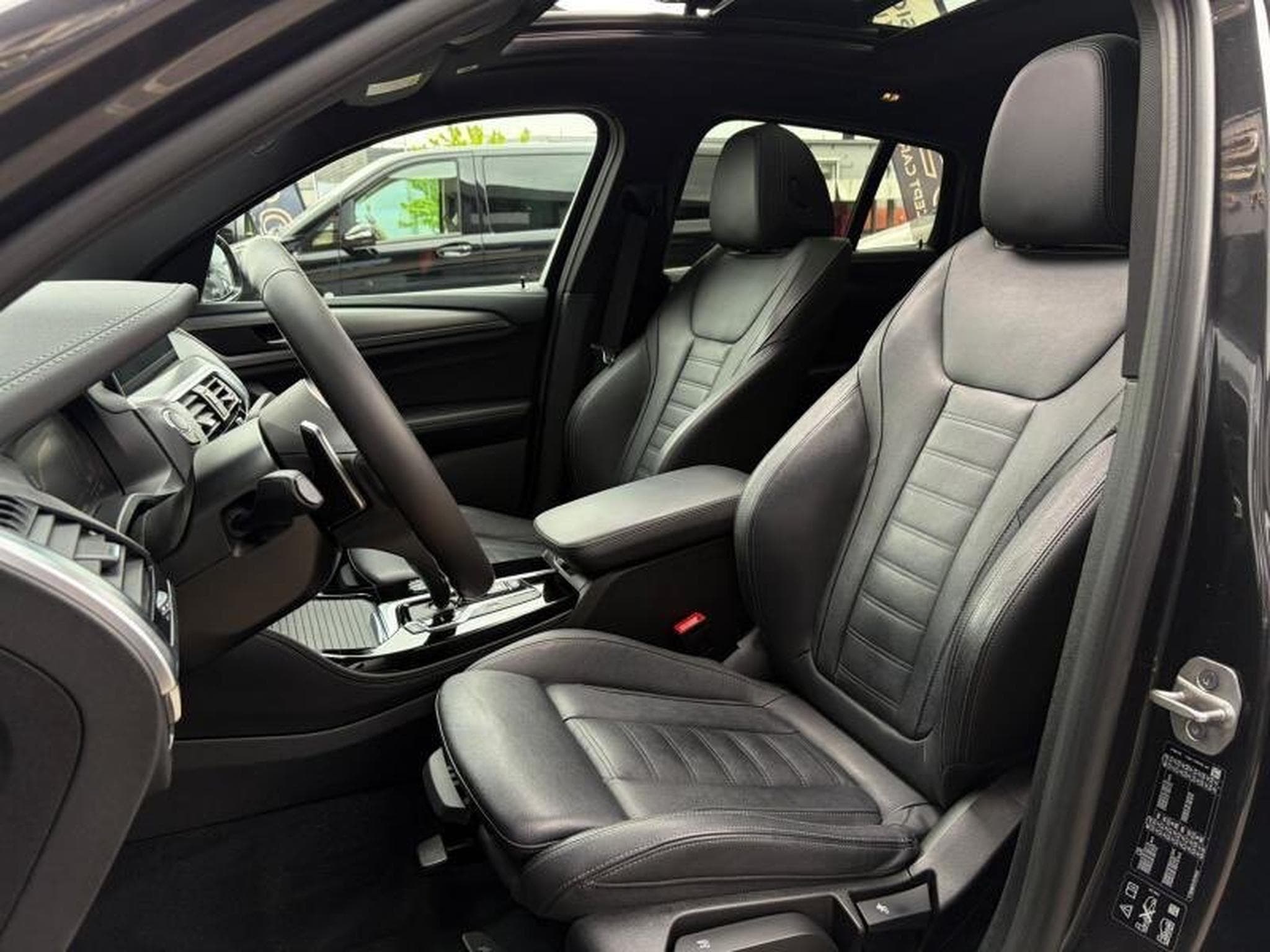 BMW X4 xDrive20i pack M 2.0L 184CV 1ère MAIN (2021) - Photo 10