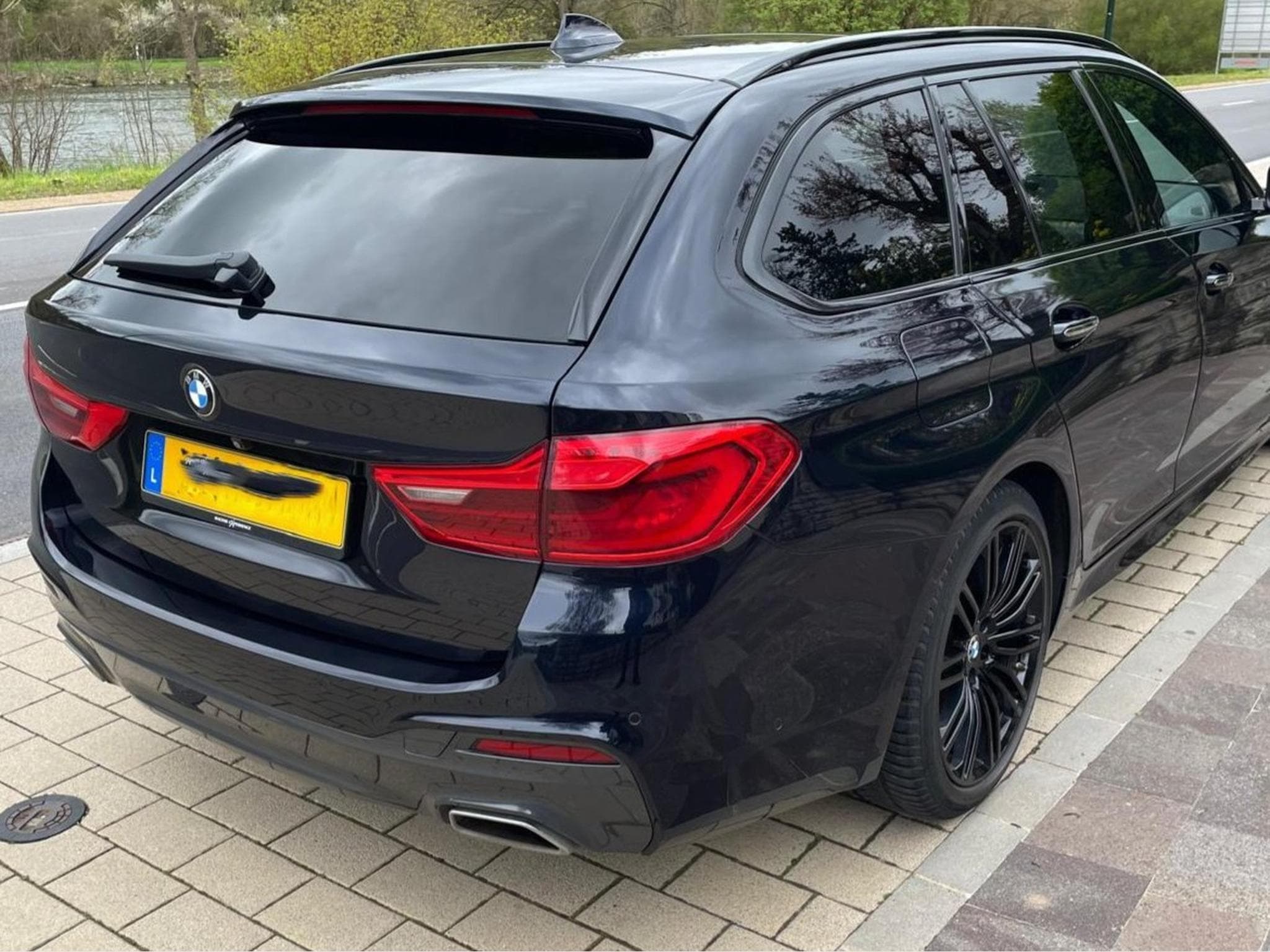 BMW 530 d Touring M-Sport Pack (2017) - Photo 3