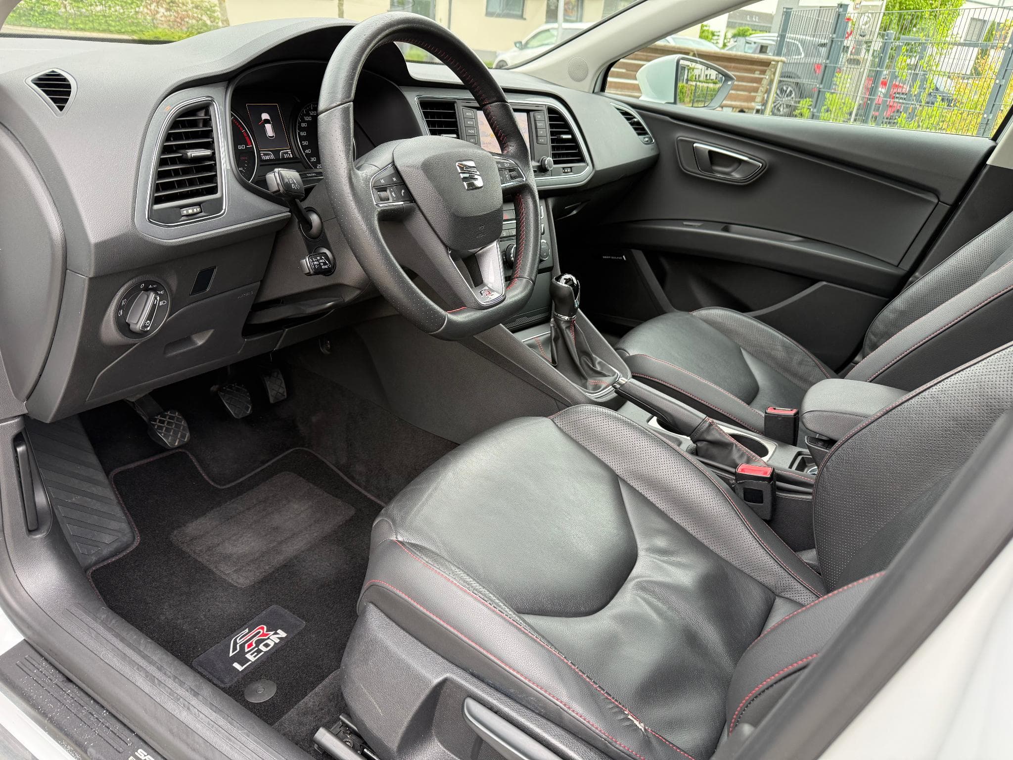 Seat Leon FR 2.0 TDI SPORT EDITION 150 PS FAP (2014) - Foto 6