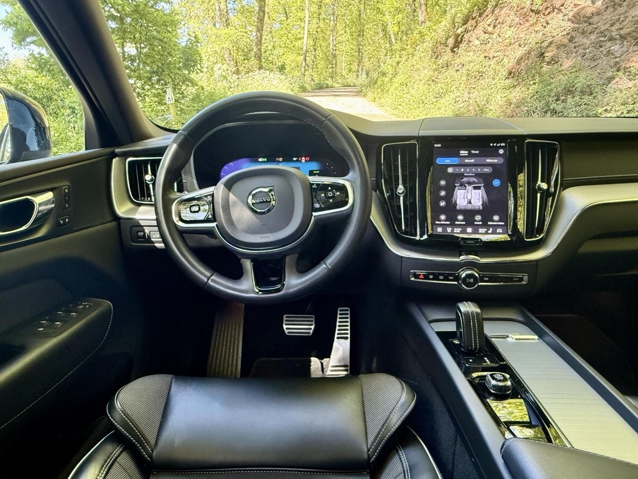 Volvo XC60 T8 R-Design AWD (2021) - Photo 8