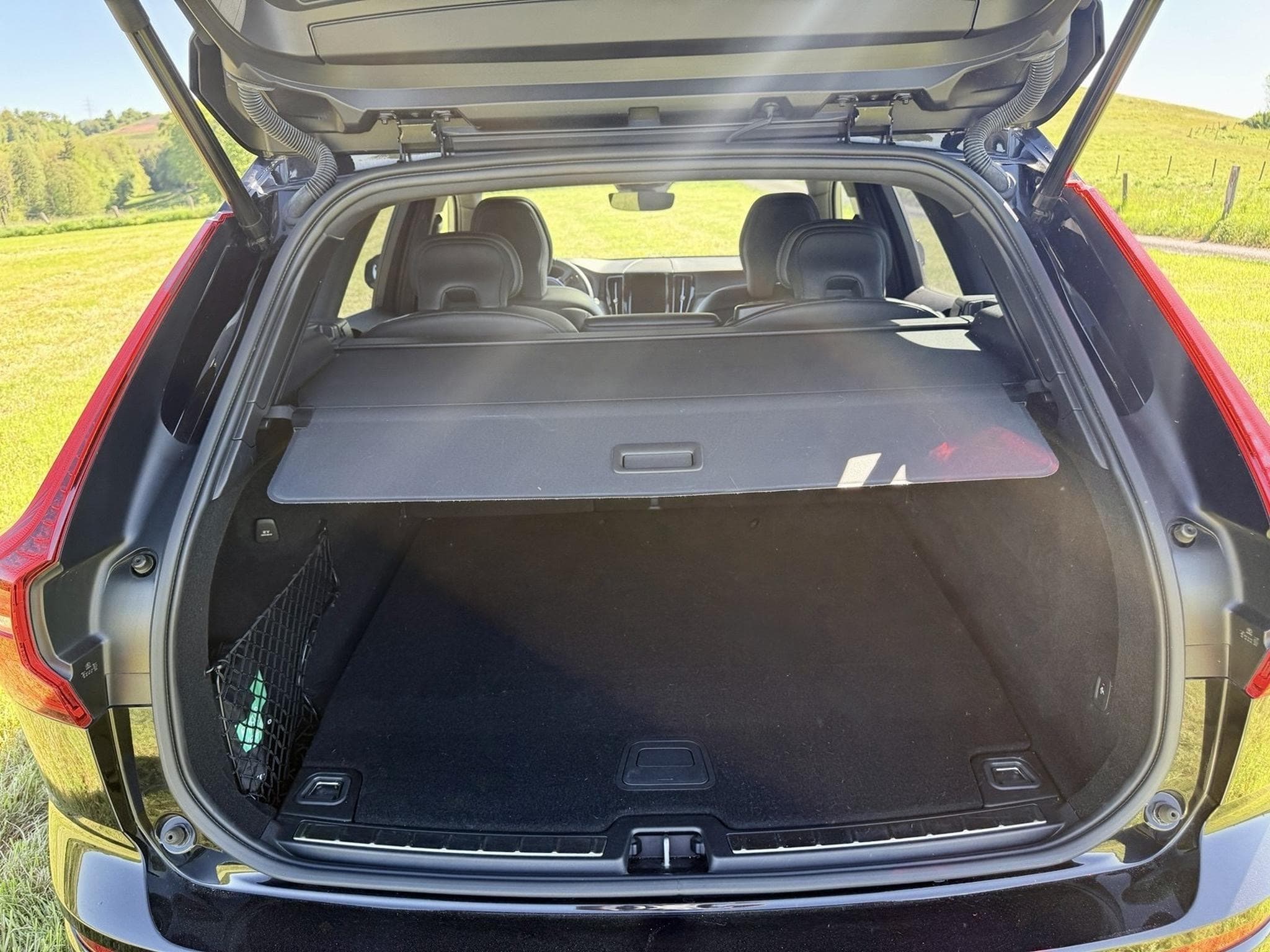 Volvo XC60 T8 R-Design AWD (2021) - Photo 10