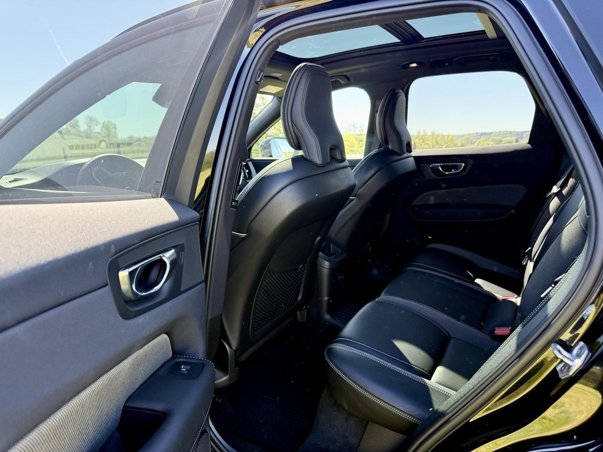 Volvo XC60 T8 R-Design AWD (2021) - Photo 13