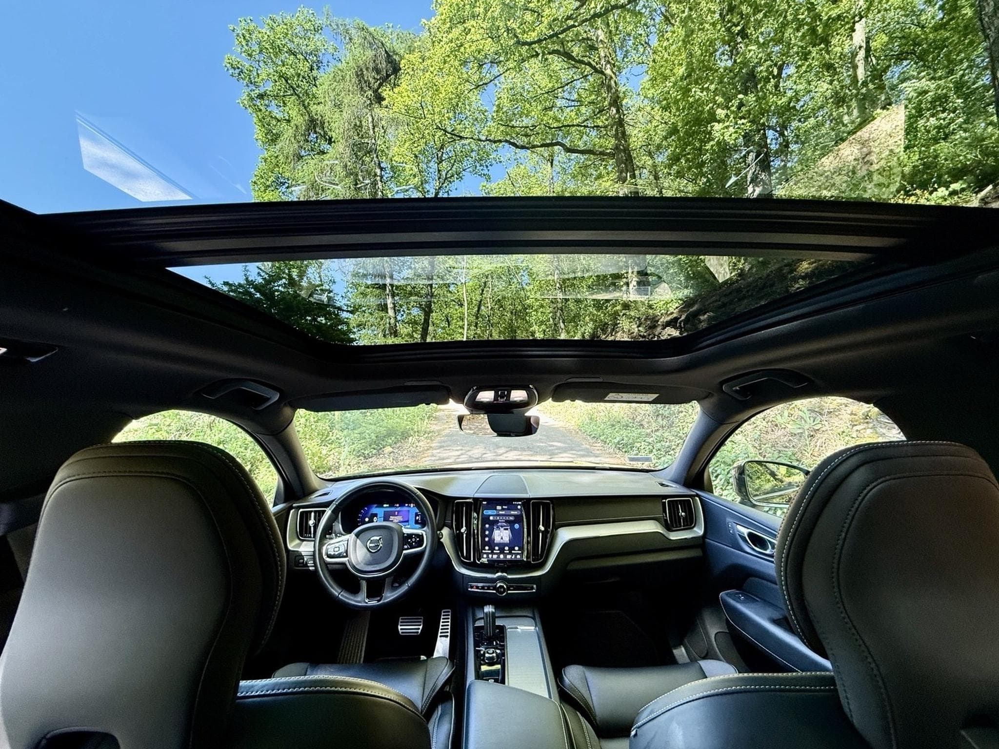 Volvo XC60 T8 R-Design AWD (2021) - Photo 14